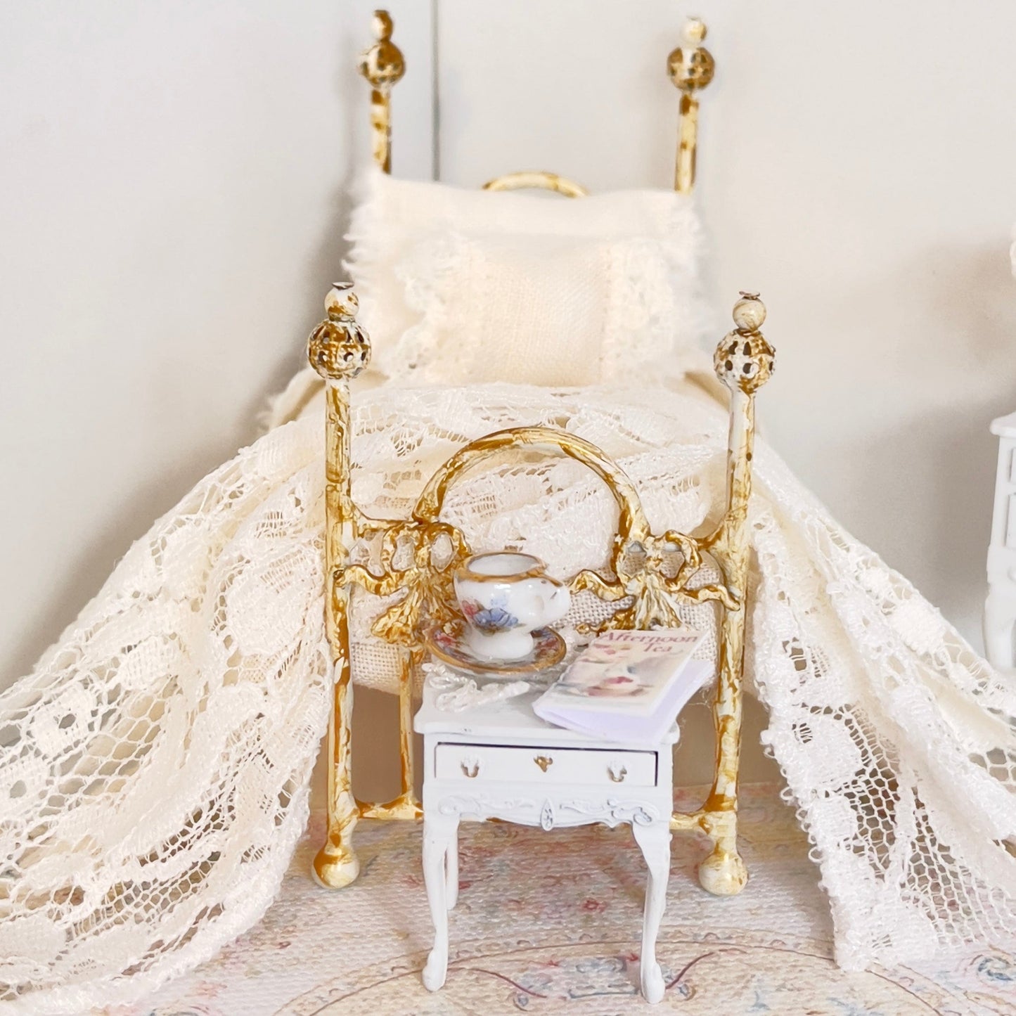 CHANTALLENA 1:24 Scale | Six Piece Tea Dyed Linen with Lace Throw Dollhouse Bedding Set | Petite Laine