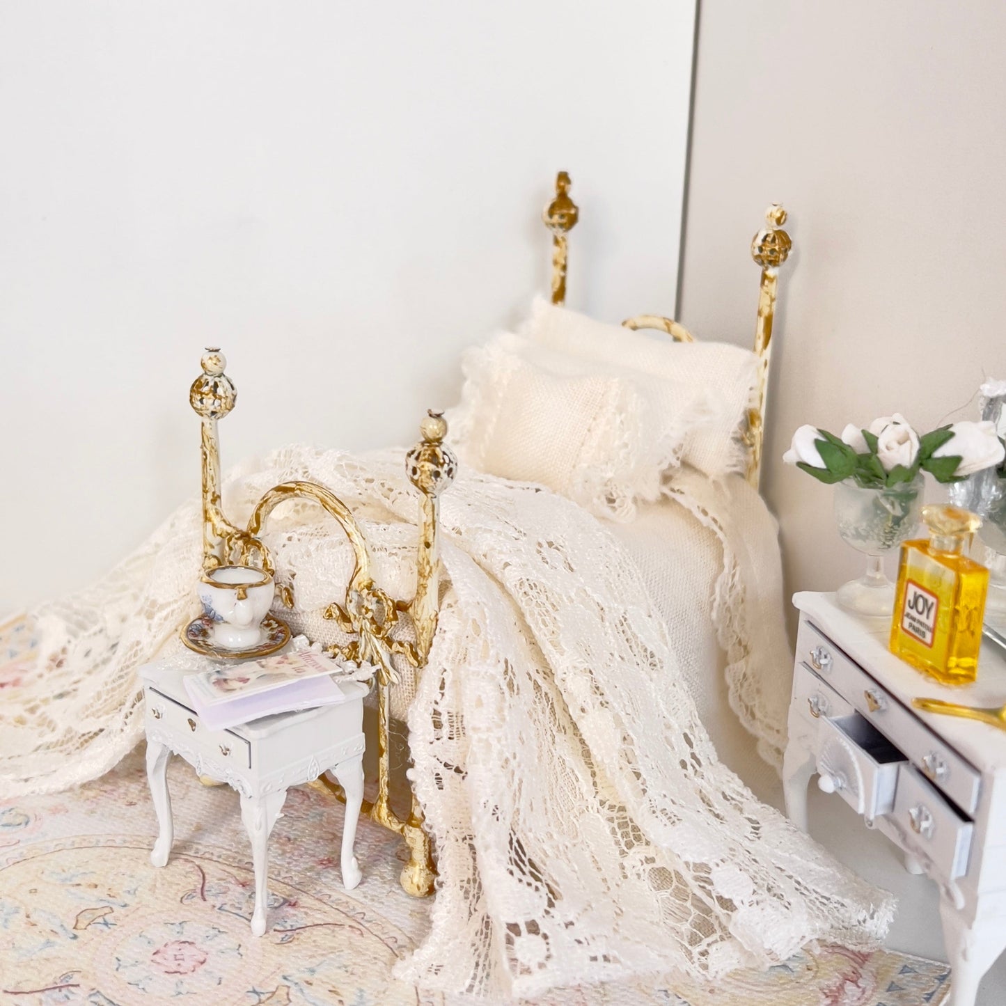 CHANTALLENA 1:24 Scale | Six Piece Tea Dyed Linen with Lace Throw Dollhouse Bedding Set | Petite Laine