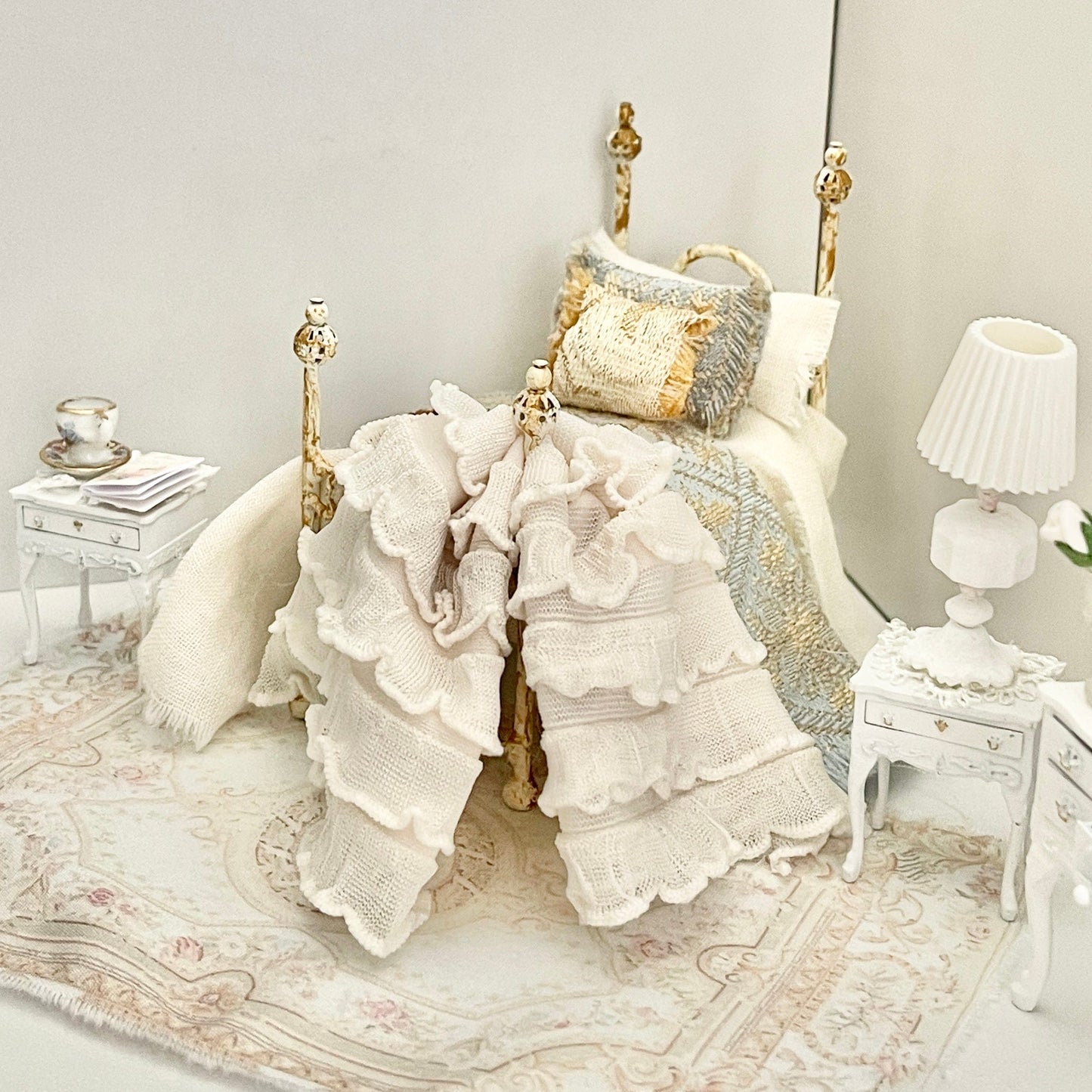 CHANTALLENA Copy of Copy of 1:24 Scale | Five Piece Pink Linen Blend with Crocheted Throw Dollhouse Bedding Set | Pink Petite