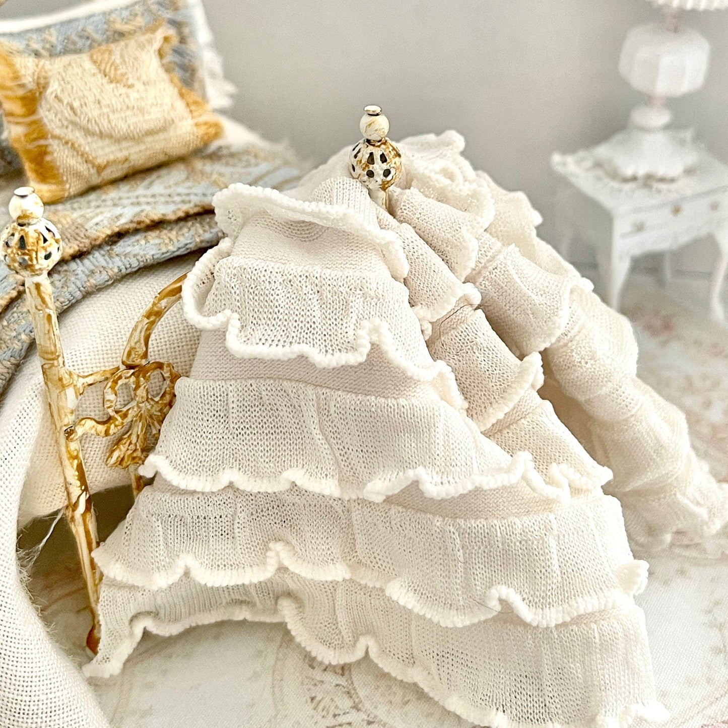 CHANTALLENA Copy of Copy of 1:24 Scale | Five Piece Pink Linen Blend with Crocheted Throw Dollhouse Bedding Set | Pink Petite