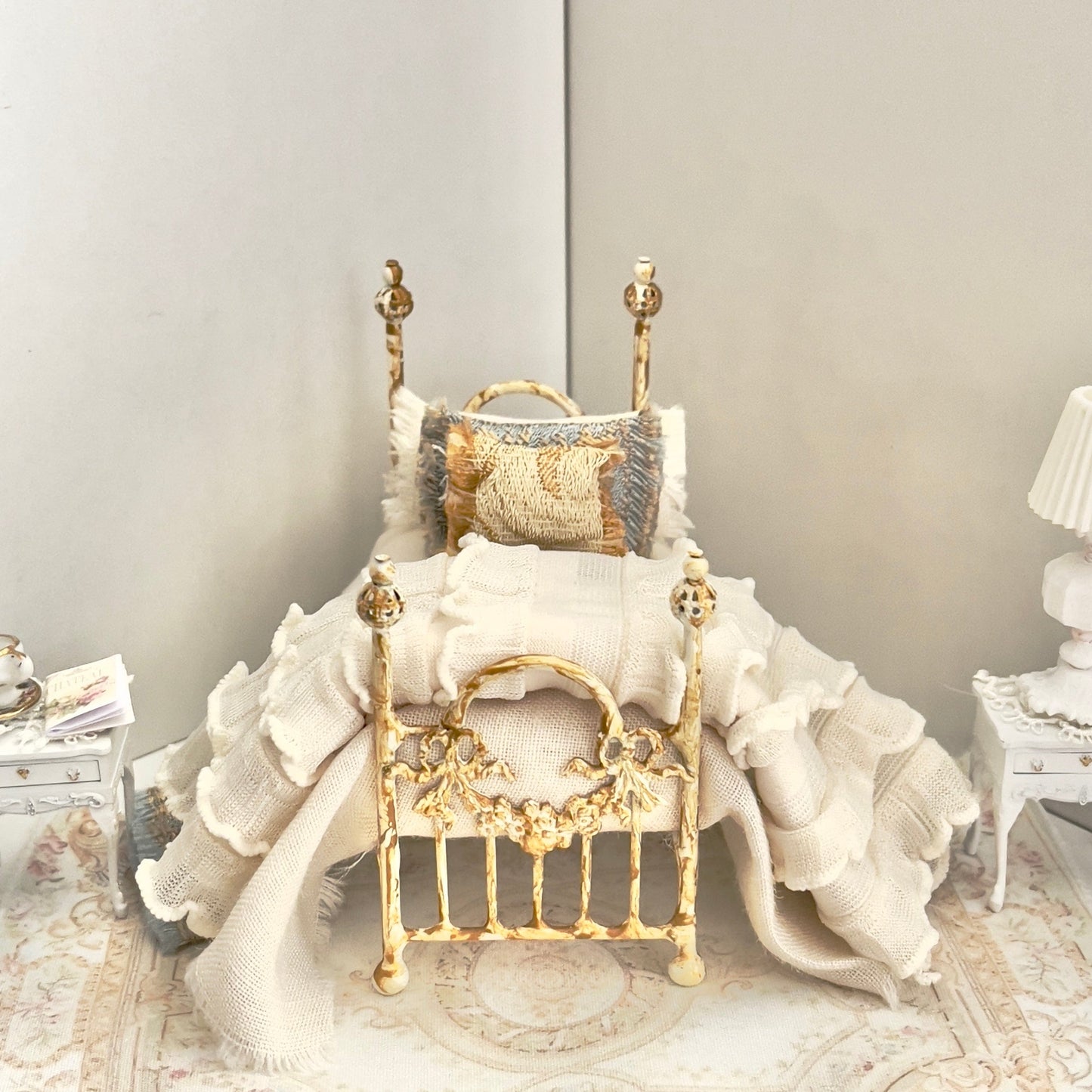 CHANTALLENA Copy of Copy of 1:24 Scale | Five Piece Pink Linen Blend with Crocheted Throw Dollhouse Bedding Set | Pink Petite