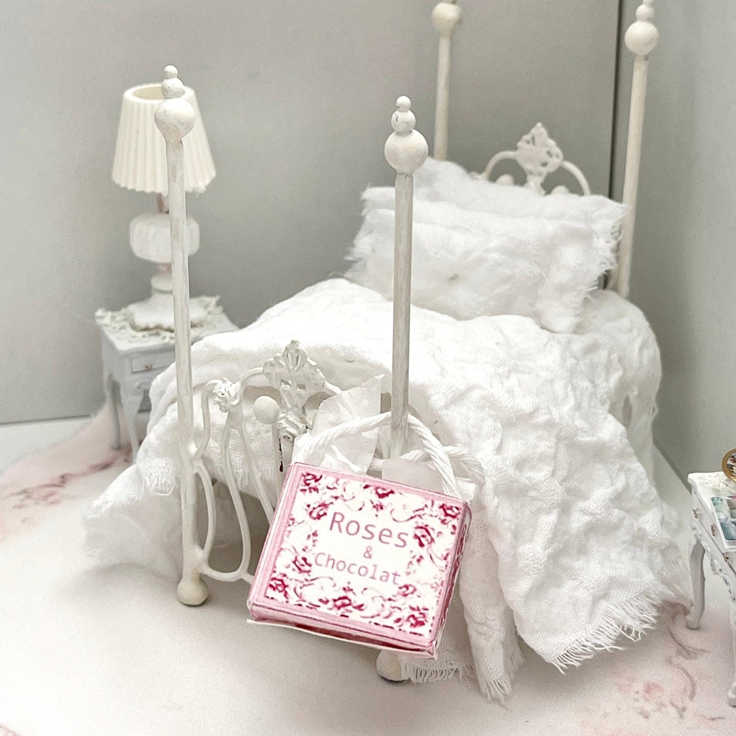 CHANTALLENA Copy of Copy of Copy of 1:24 Scale | Five Piece Pink Linen Blend with Crocheted Throw Dollhouse Bedding Set | Pink Petite
