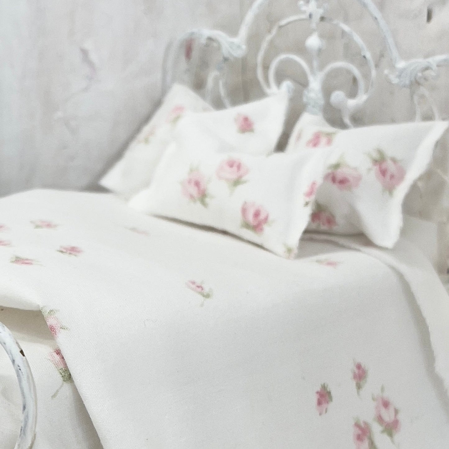 Chantallena Doll House Bedding DOUBLE (9 inch by 9 inch) Simply Lena | Five Piece Pink Clustered Roses on White Cotton Bedding Set |