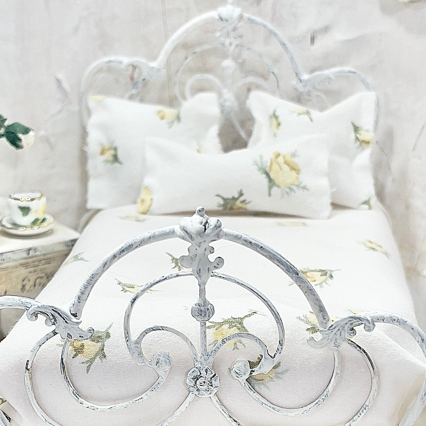 Chantallena Doll House Bedding DOUBLE (9 inch by 9 inch) Simply Lena | Five Piece Yellow Roses Cotton Bedding Set |
