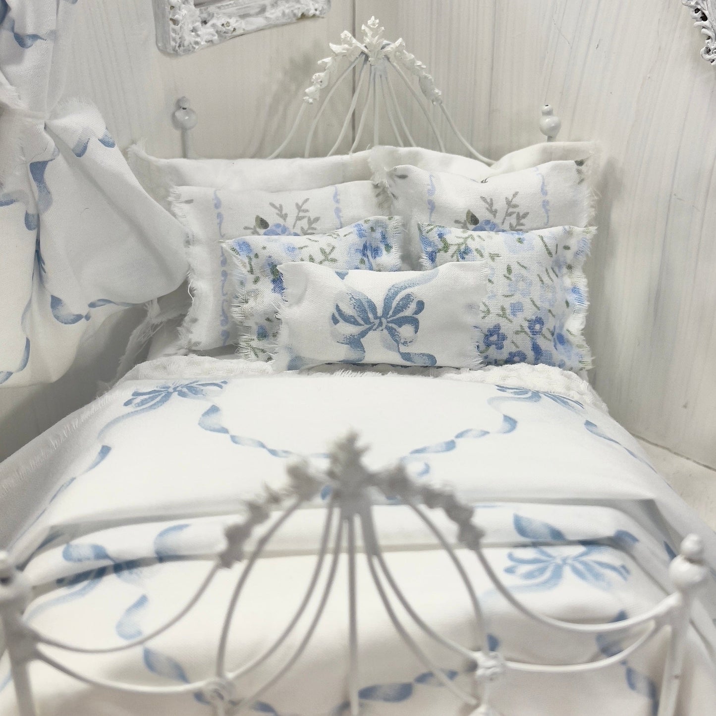 Chantallena Doll House Bedding Lillian Grace| Blue Ribboned Bow with Blue Rose Trellis Cotton Bedding Set