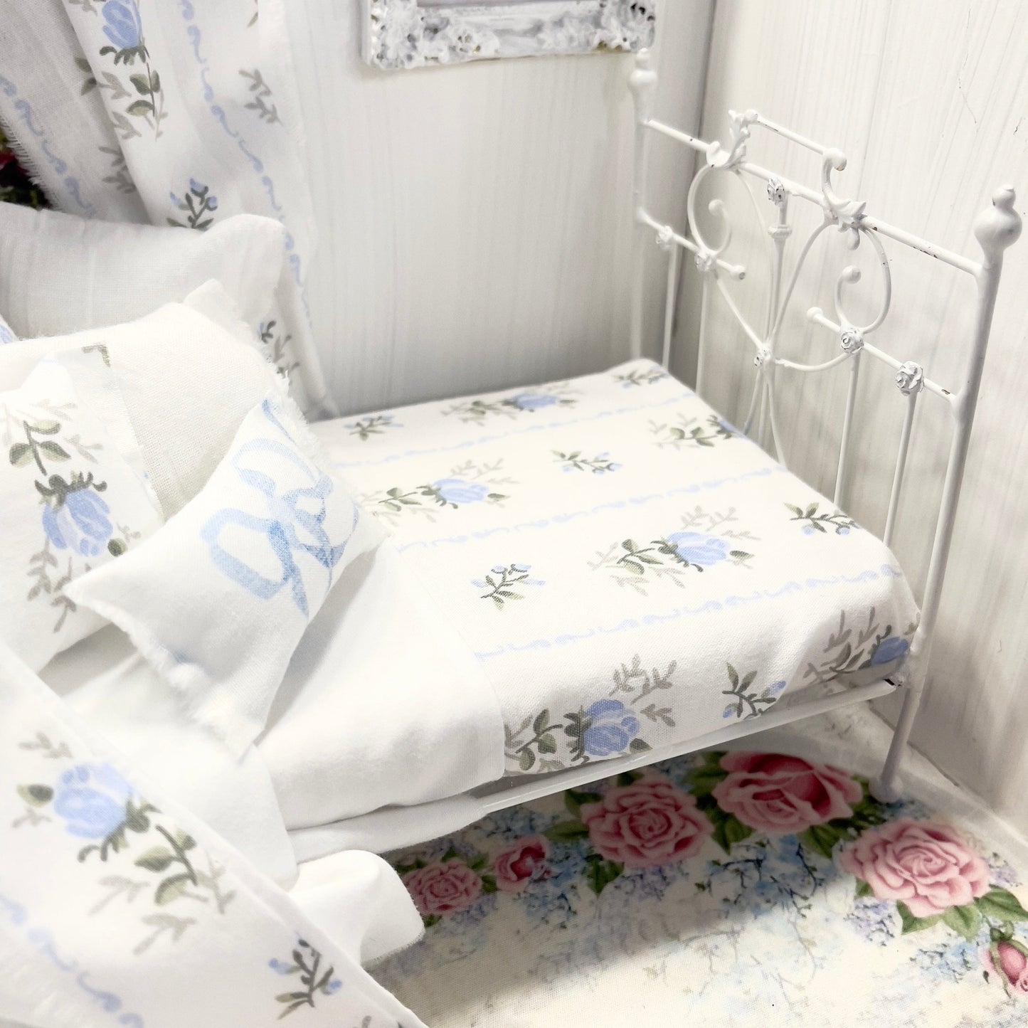 Chantallena Doll House Bedding Lillian Grace| Blue Roses Trellis Cotton Bedding Set with Pin-tucked Comforter