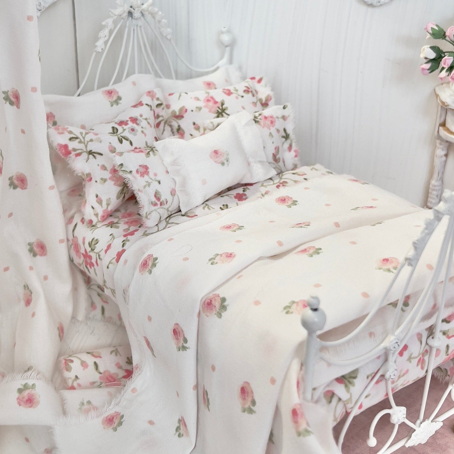 Chantallena Doll House Bedding Lillian Grace| Pink Ditsy Floral and Pink Roses Cotton Bedding Set