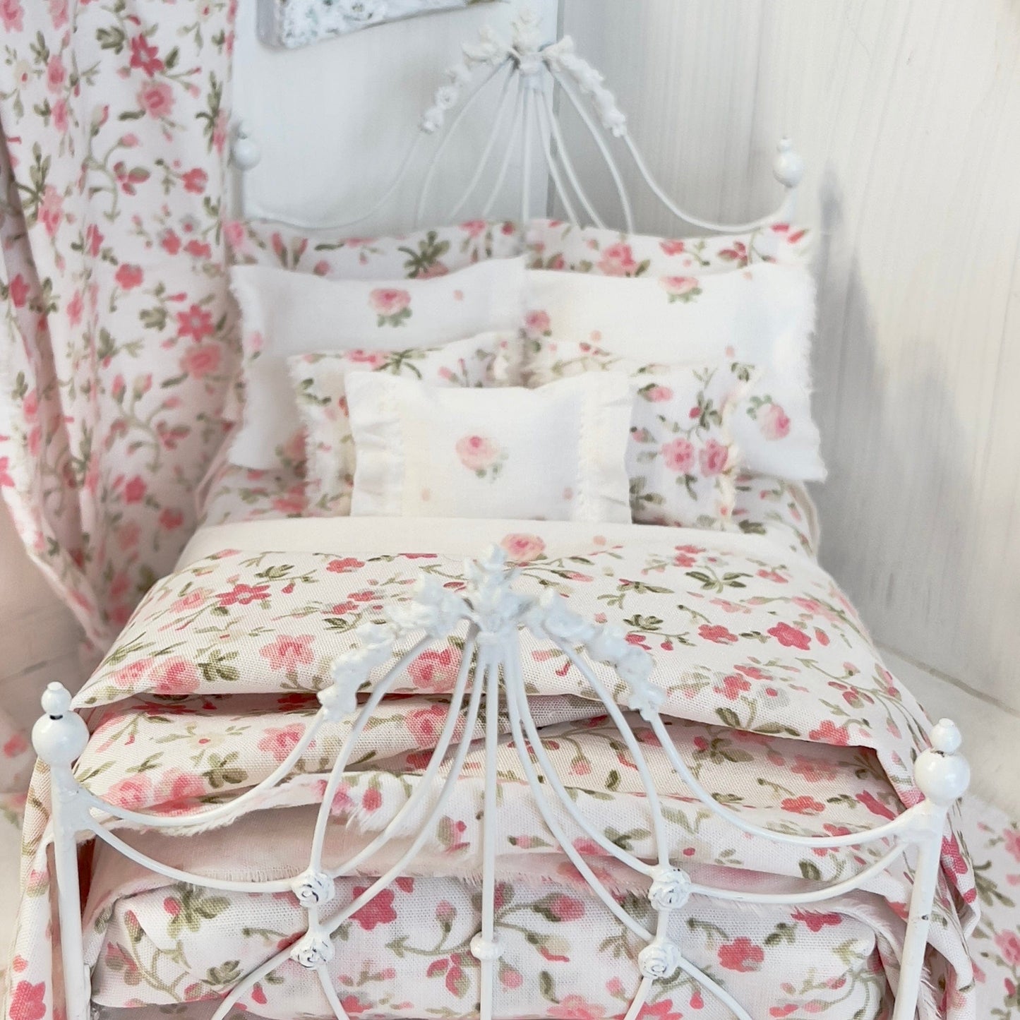 Chantallena Doll House Bedding Lillian Grace| Pink Ditsy Floral and Pink Roses Cotton Bedding Set