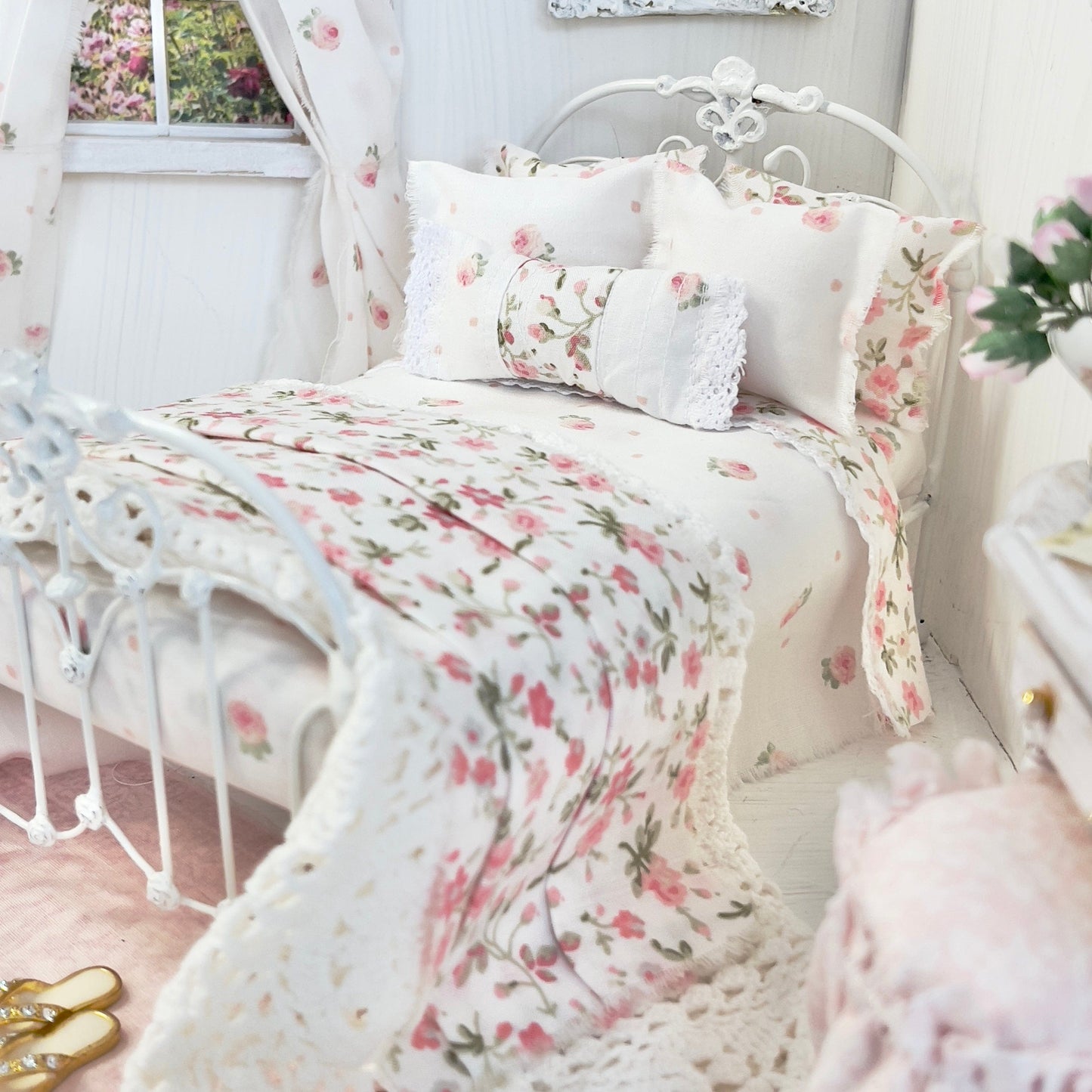 Chantallena Doll House Bedding Lillian Grace| Pink Roses and Ditsy Pink Floral Cotton Bedding Set with Crochet Throw