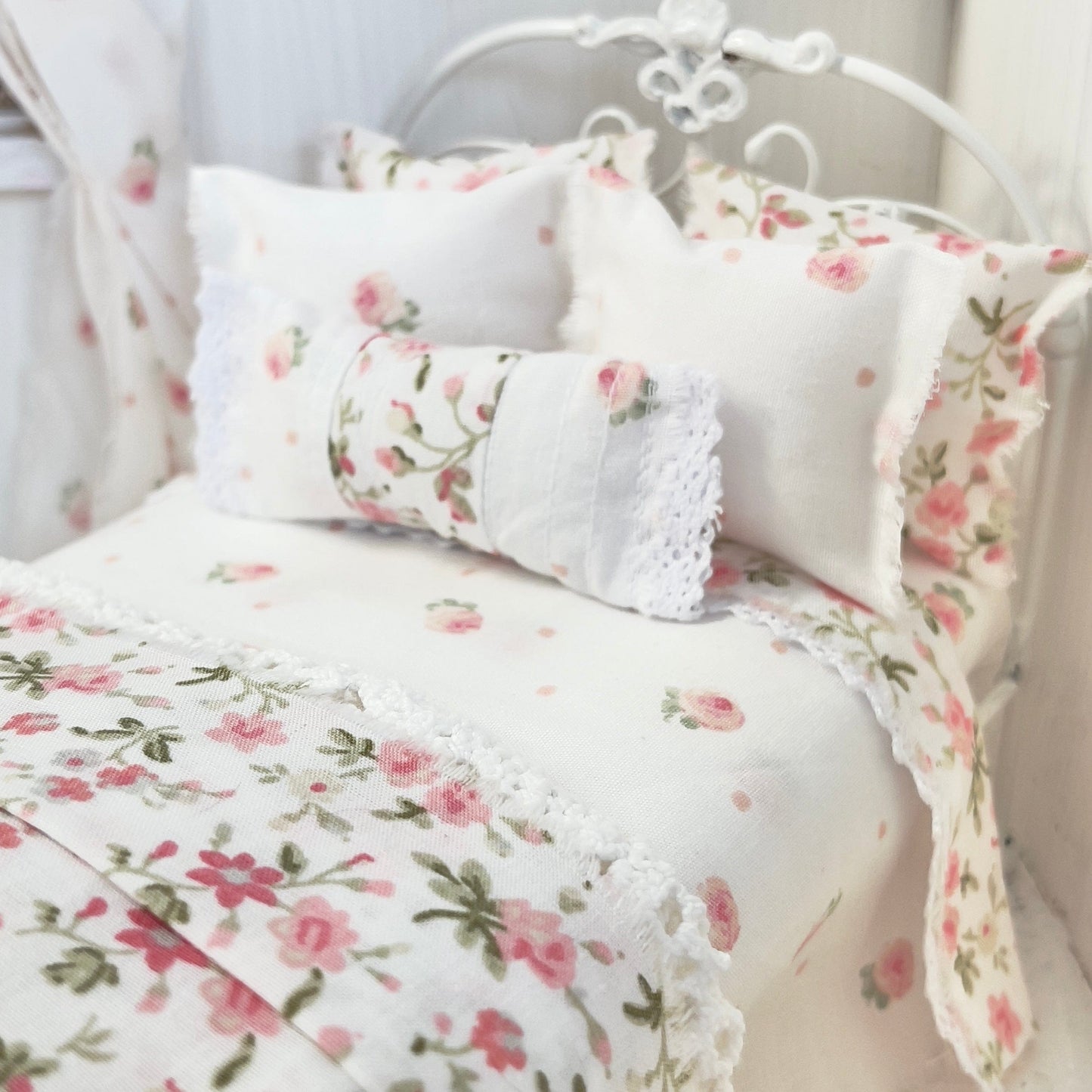 Chantallena Doll House Bedding Lillian Grace| Pink Roses and Ditsy Pink Floral Cotton Bedding Set with Crochet Throw