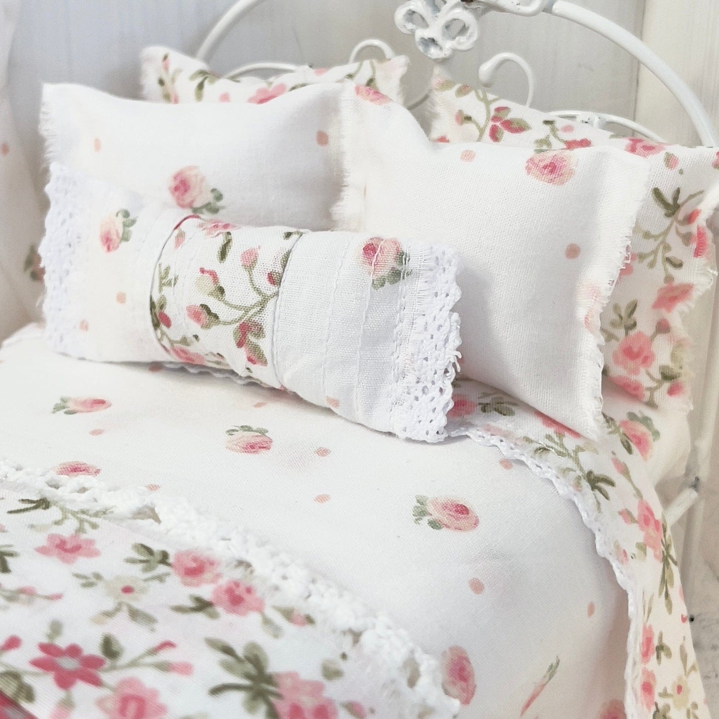 Chantallena Doll House Bedding Lillian Grace| Pink Roses and Ditsy Pink Floral Cotton Bedding Set with Crochet Throw