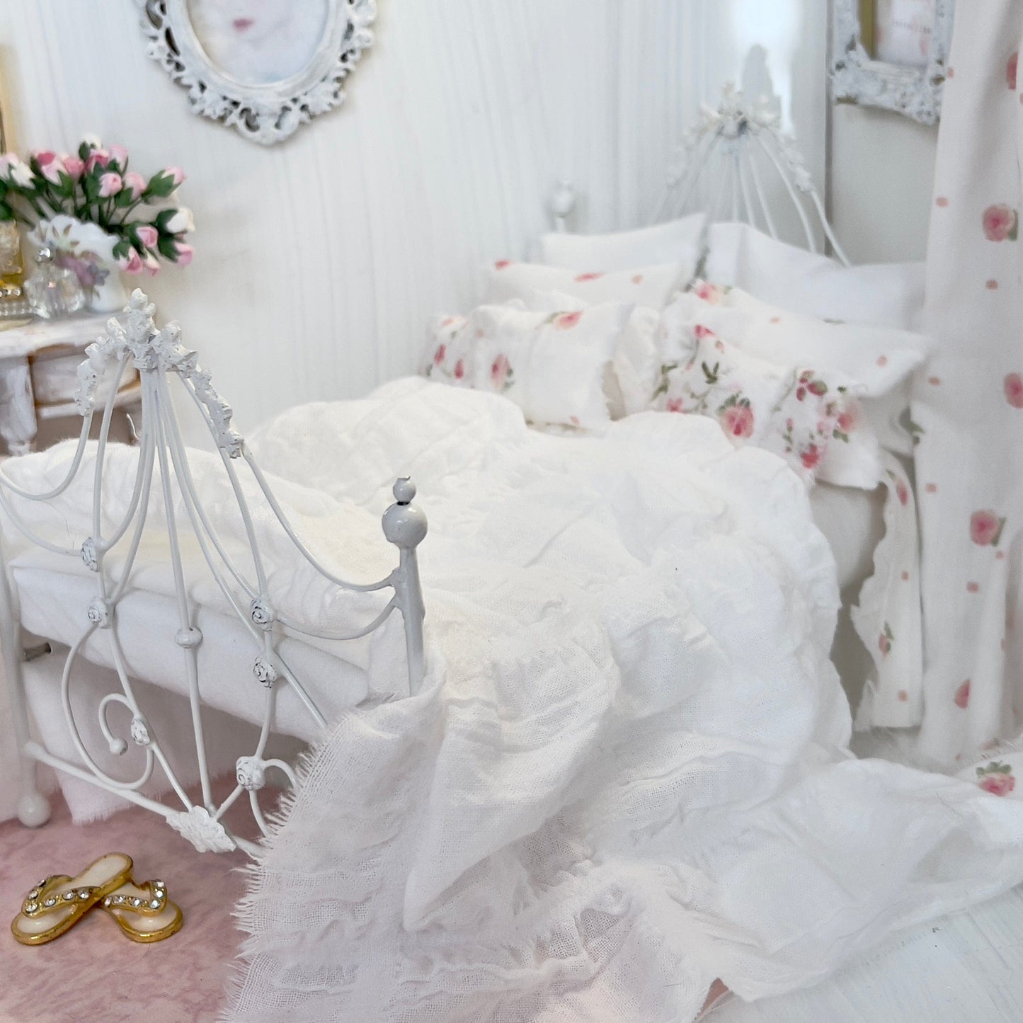 Chantallena Doll House Bedding Lillian Grace| Pink Roses with Pin-tucked Bedspread Cotton Bedding Set