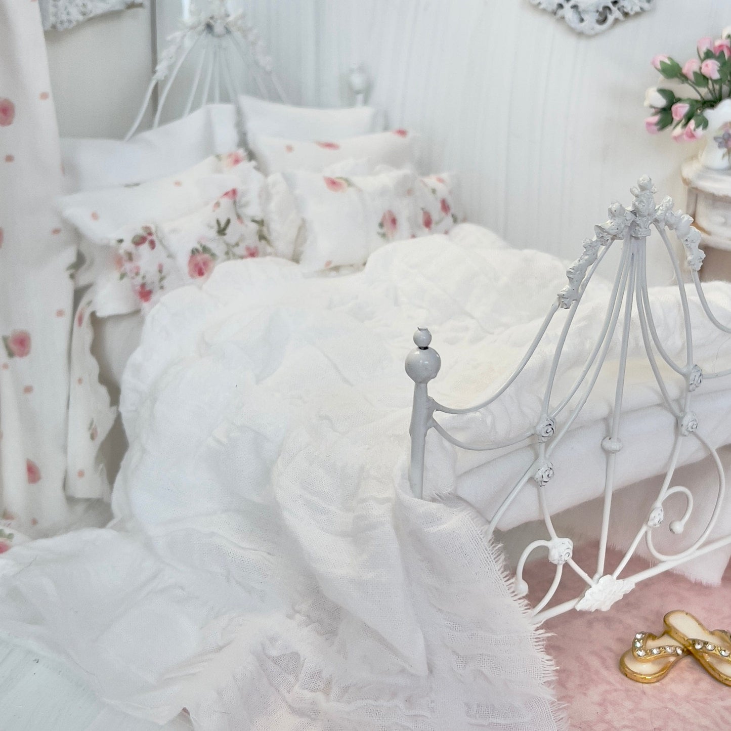 Chantallena Doll House Bedding Lillian Grace| Pink Roses with Pin-tucked Bedspread Cotton Bedding Set