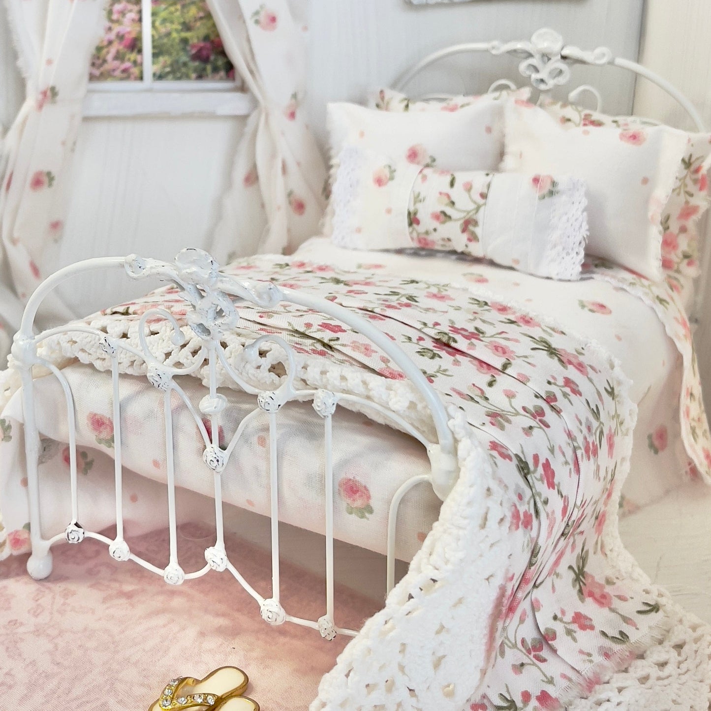Chantallena Doll House Bedding SINGLE (8 inch by 8 inch) Lillian Grace| Pink Roses and Ditsy Pink Floral Cotton Bedding Set with Crochet Throw