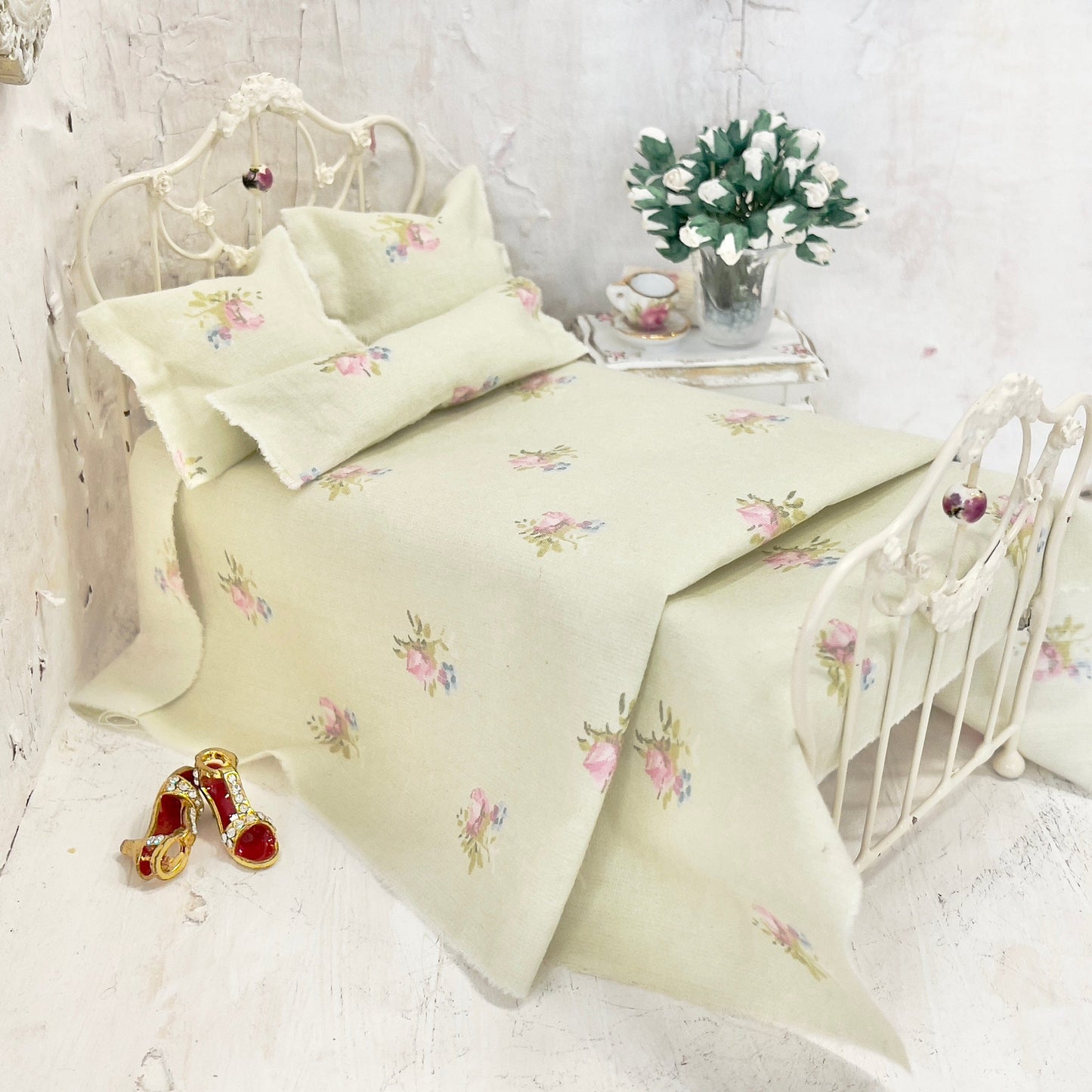 Chantallena Doll House Bedding SINGLE (8 inch by 8 inch) Simply Lena | Five Piece Green Cotton with Pink Scattered Roses Bedding Set |