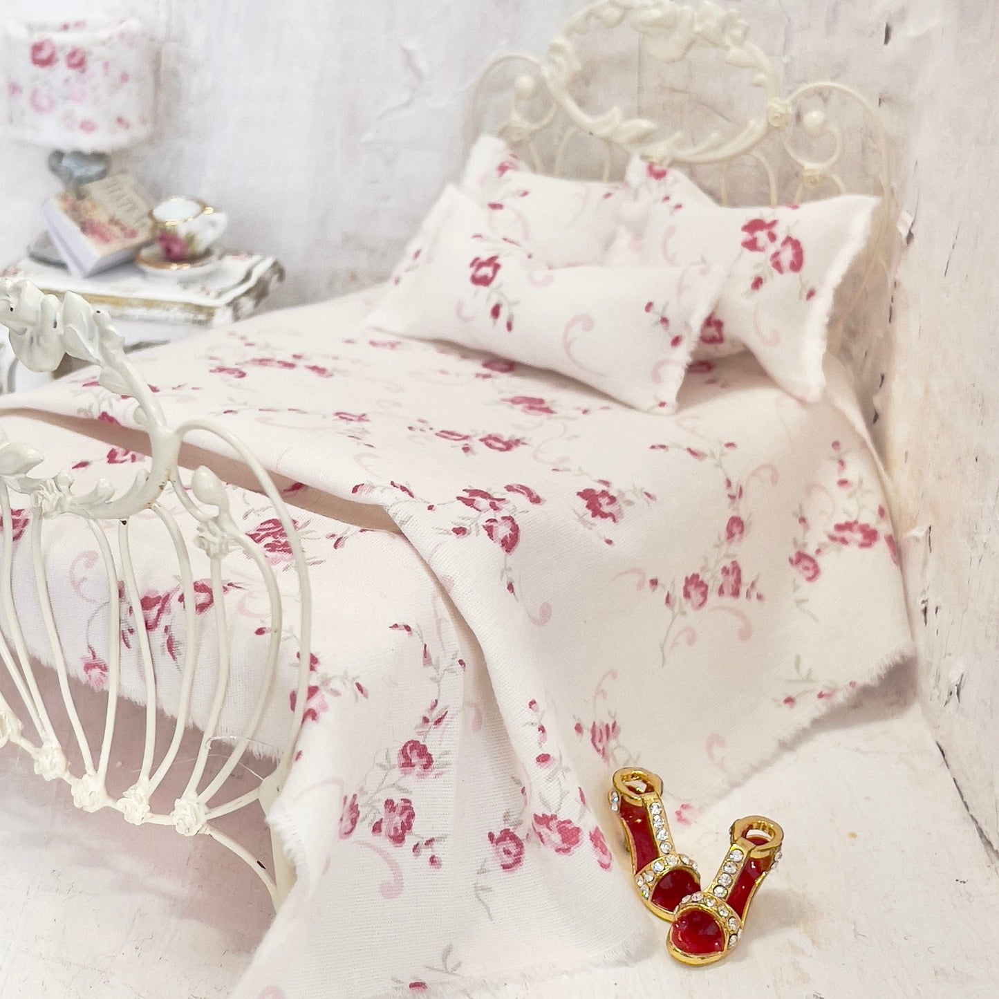 Chantallena Doll House Bedding SINGLE (8 inch by 8 inch) Simply Lena | Five Piece Pink Roses on Off White Cotton Bedding Set |