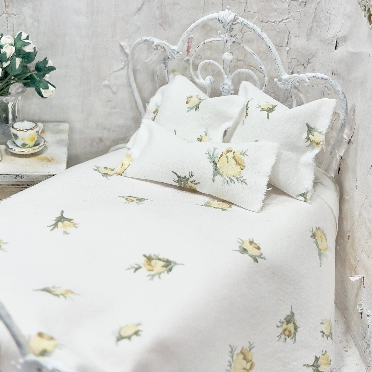 Chantallena Doll House Bedding SINGLE (8 inch by 8 inch) Simply Lena | Five Piece Yellow Roses Cotton Bedding Set |