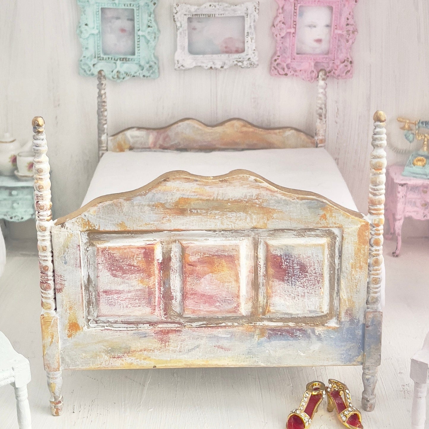 Chantallena Doll House Four Poster Painted Aged-Look Full Bed-1:12 Scale | Bare Romance