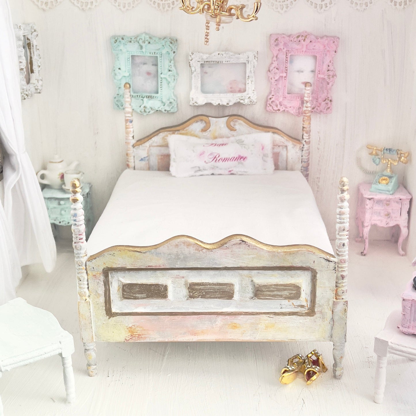 Chantallena Doll House Four Poster Painted Aged-Look Full Bed-1:12 Scale | Bare Romance