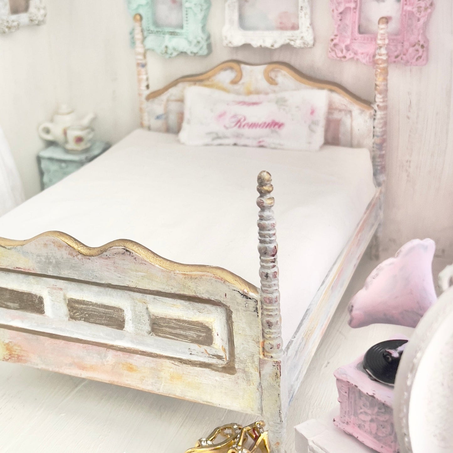 Chantallena Doll House Four Poster Painted Aged-Look Full Bed-1:12 Scale | Bare Romance