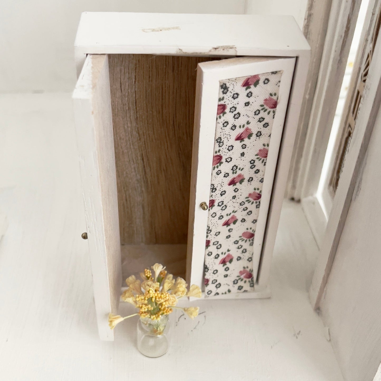 Chantallena Doll House Furniture Fawn’s Flea Market Finds |Eleven Piece Furniture and Decor- 1:12 Scale |Lot 1