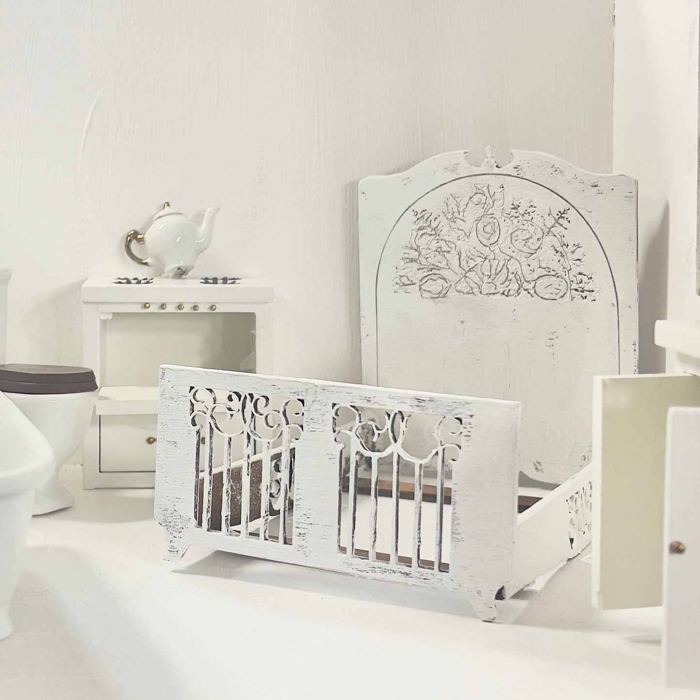 Chantallena Doll House Furniture Fawn’s Flea Market Finds |Eleven Piece Furniture and Decor- 1:12 Scale |Lot 7