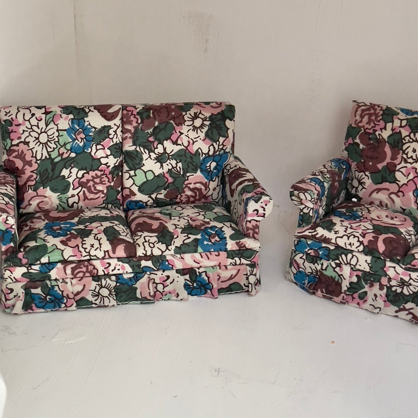 Chantallena Doll House Furniture Fawn’s Flea Market Finds | Fourteen Piece Furniture and Decor- 1:12 Scale |Lot 2