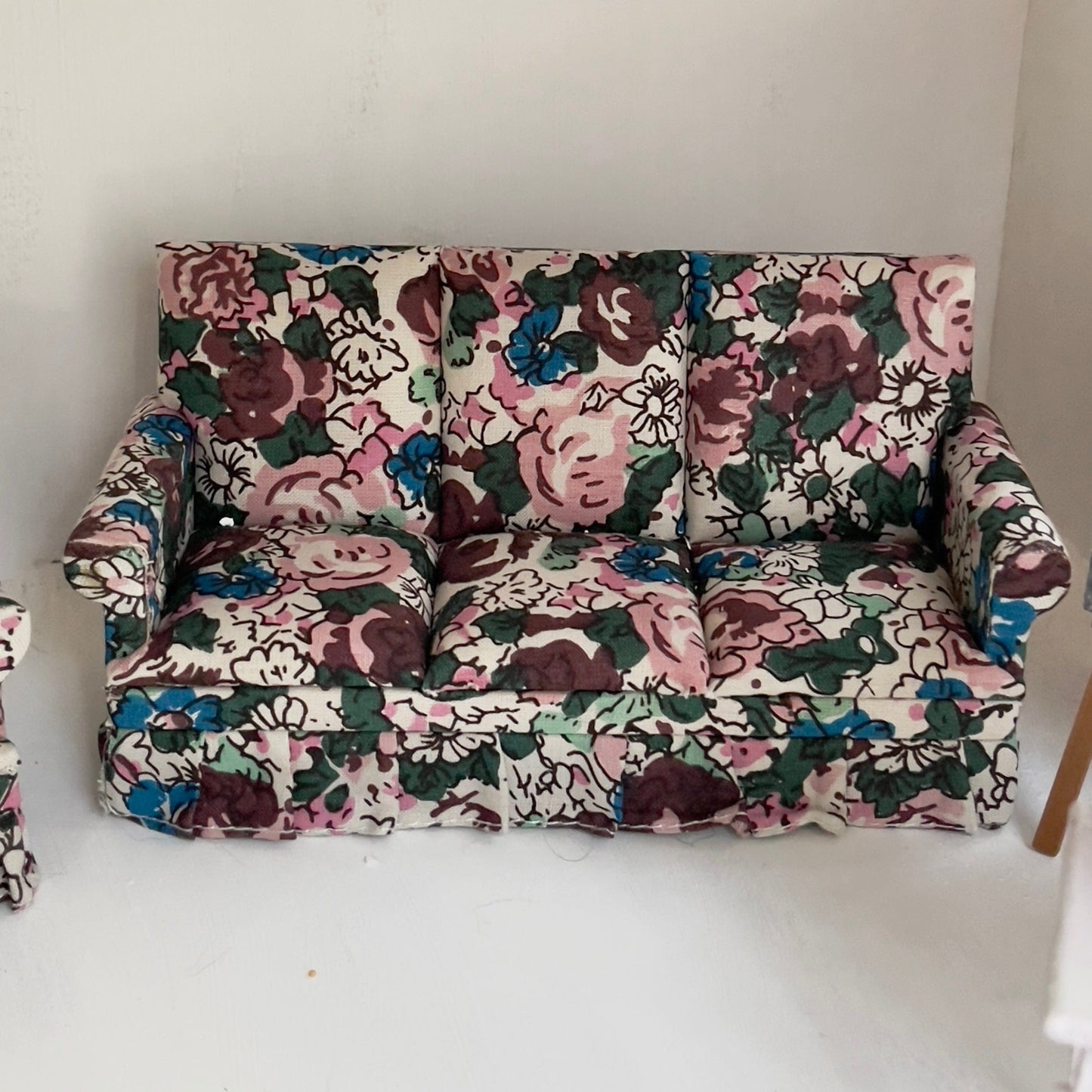 Chantallena Doll House Furniture Fawn’s Flea Market Finds | Fourteen Piece Furniture and Decor- 1:12 Scale |Lot 2