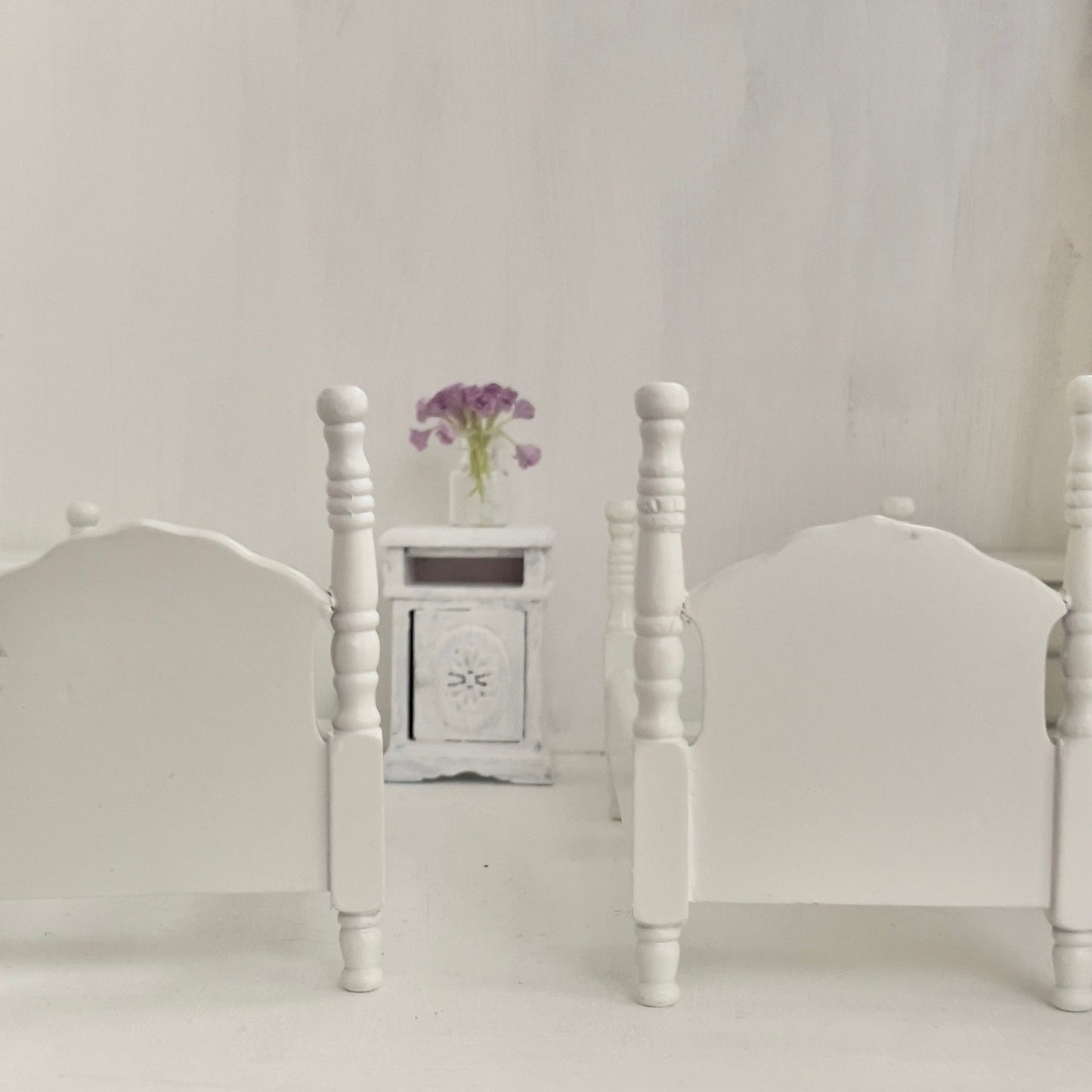 Chantallena Doll House Furniture Fawn’s Flea Market Finds |Ten Piece Furniture and Decor- 1:12 Scale |Lot 4