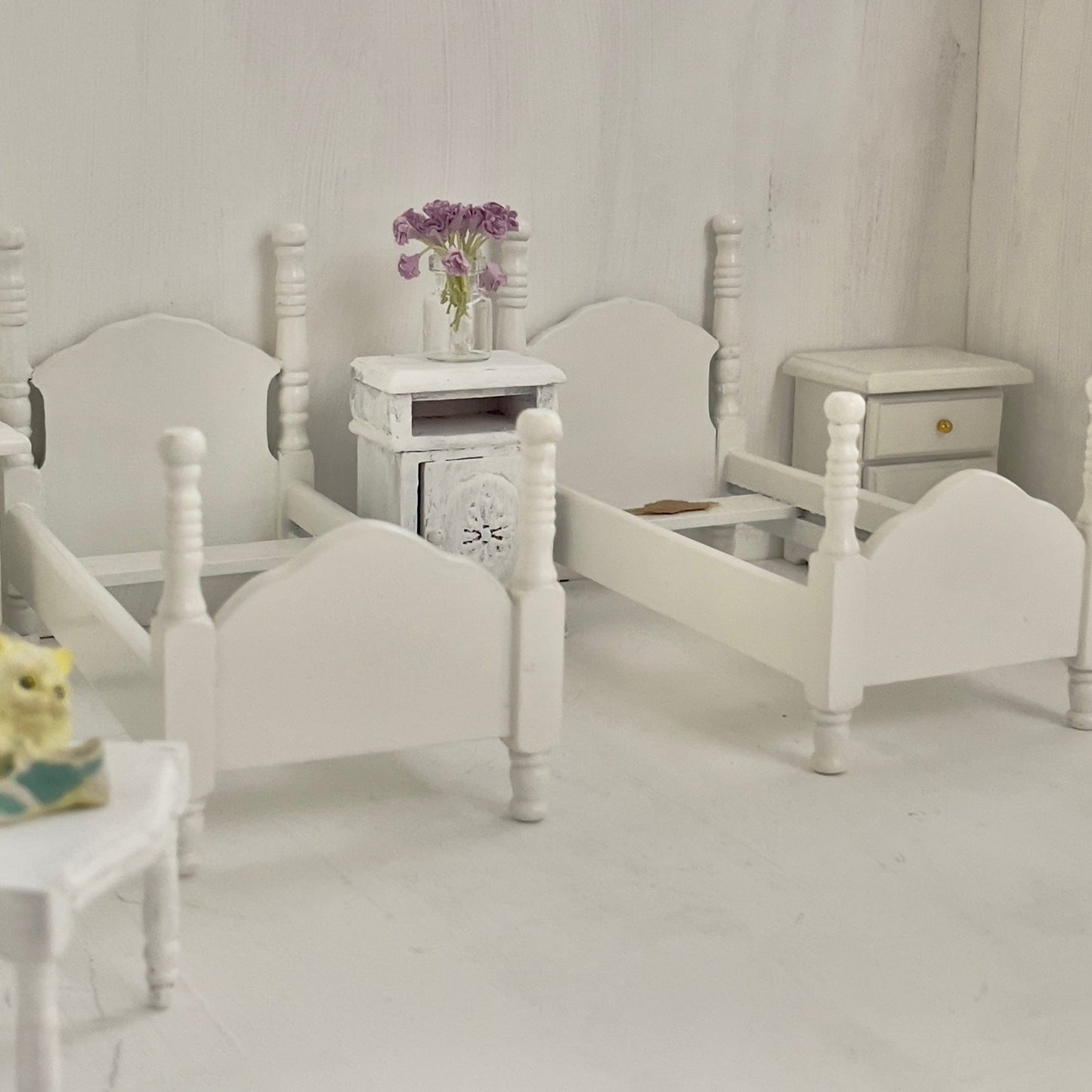 Chantallena Doll House Furniture Fawn’s Flea Market Finds |Ten Piece Furniture and Decor- 1:12 Scale |Lot 4