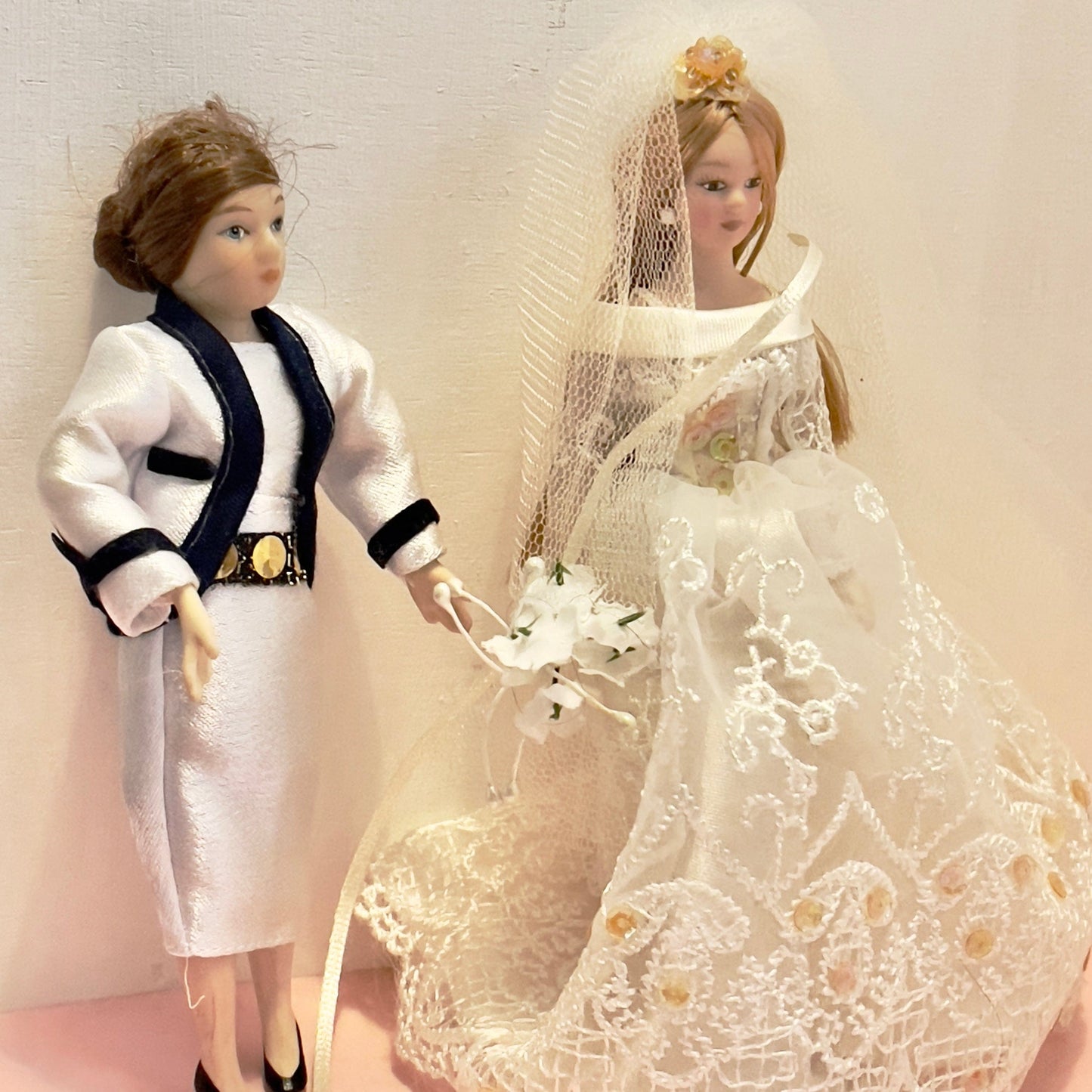 CHANTALLENA Doll Mélange| Bride Doll and Aunt Vivian Female 1:12 Scale Dollhouse Dolls