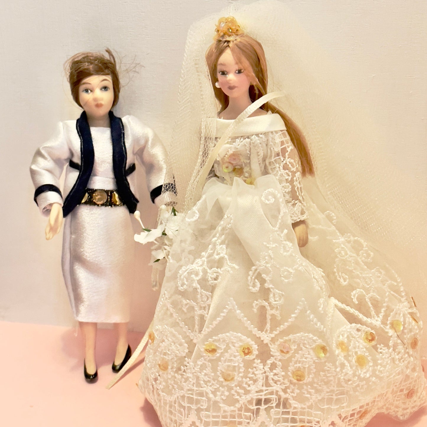 CHANTALLENA Doll Mélange| Bride Doll and Aunt Vivian Female 1:12 Scale Dollhouse Dolls