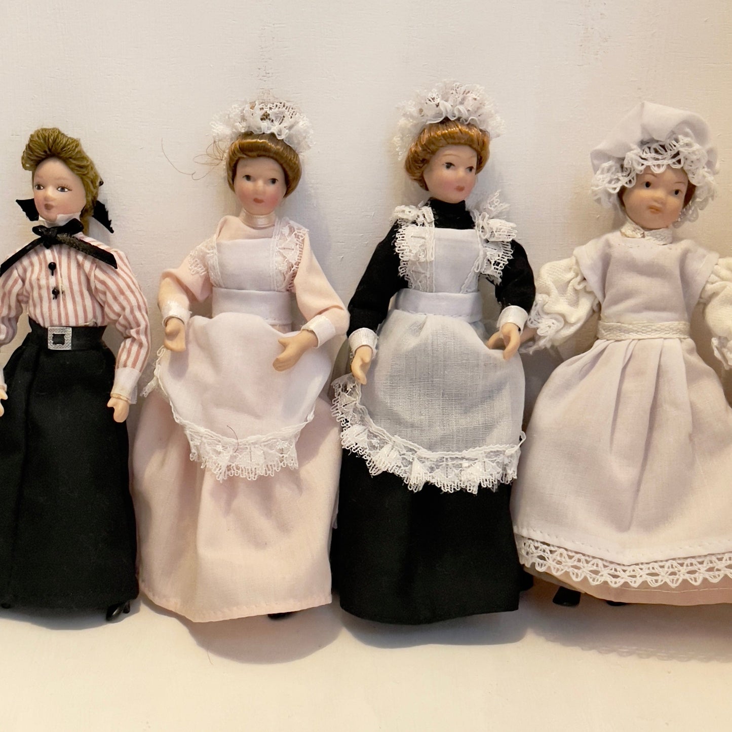 CHANTALLENA Doll Mélange| Four Female 1:12 Scale Dollhouse Dolls