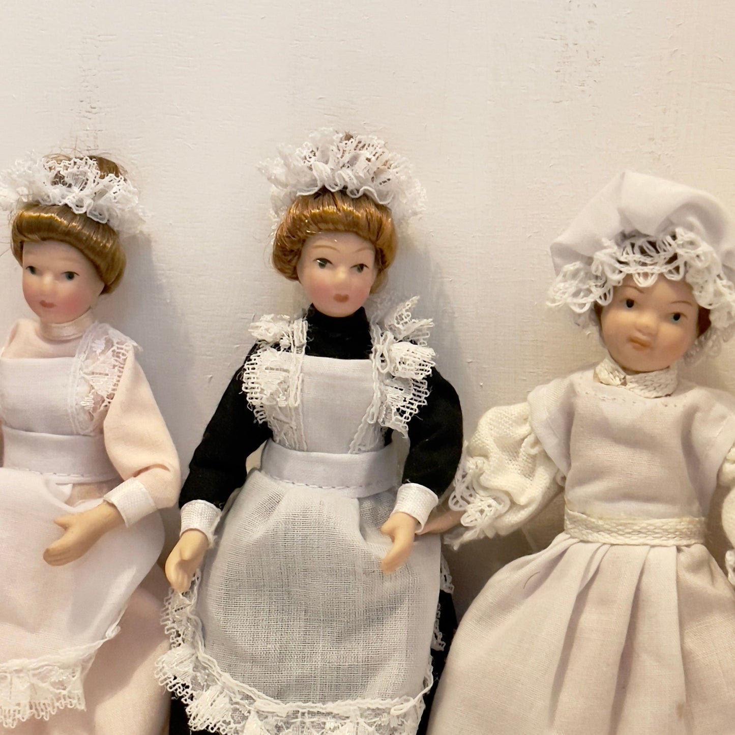 CHANTALLENA Doll Mélange| Four Female 1:12 Scale Dollhouse Dolls