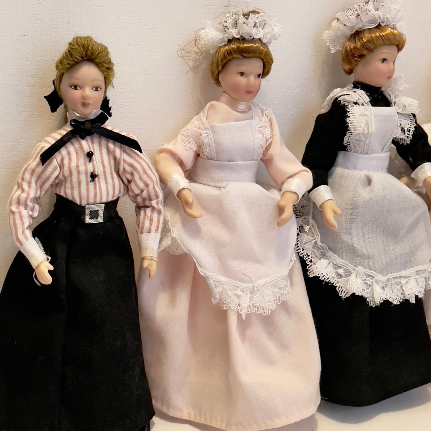 CHANTALLENA Doll Mélange| Four Female 1:12 Scale Dollhouse Dolls