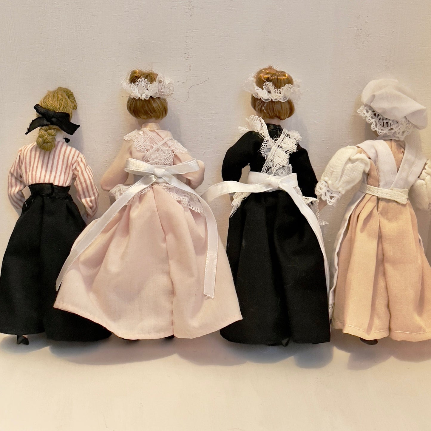 CHANTALLENA Doll Mélange| Four Female 1:12 Scale Dollhouse Dolls
