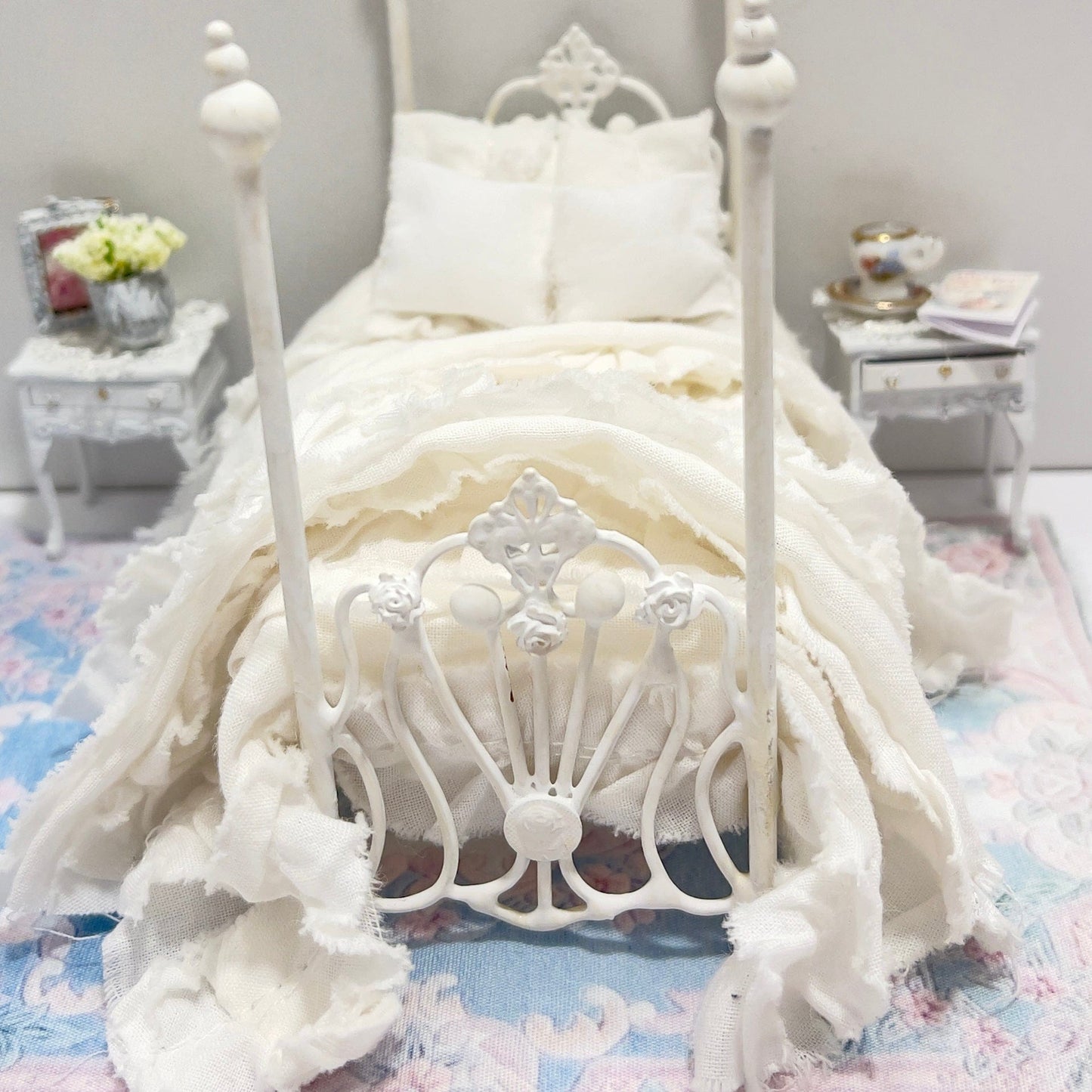 CHANTALLENA Dollhouse Accessories 1:24 Scale | Five Piece White Distressed Cotton Ruffle Dollhouse Bedding Set | Petite Haley