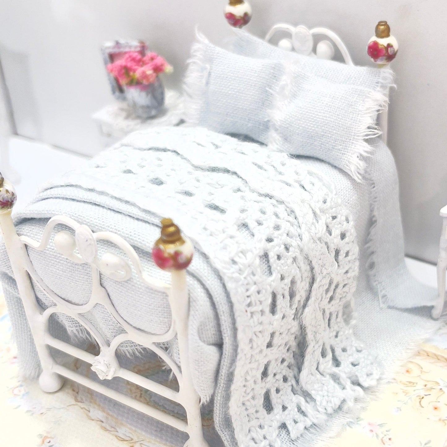 CHANTALLENA Dollhouse Accessories 1:24 Scale | Seven Piece Light Blue Linen Cotton Dollhouse Bedding Set | Petite Alea