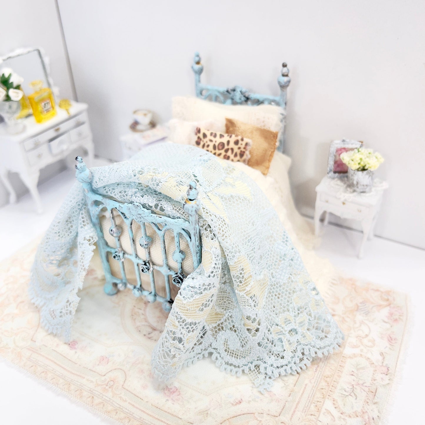 CHANTALLENA Dollhouse Accessories 1:24 Scale | Seven Piece Tea Dyed Linen with French Script Cotton Throw Dollhouse Bedding Set | Petite Meschell