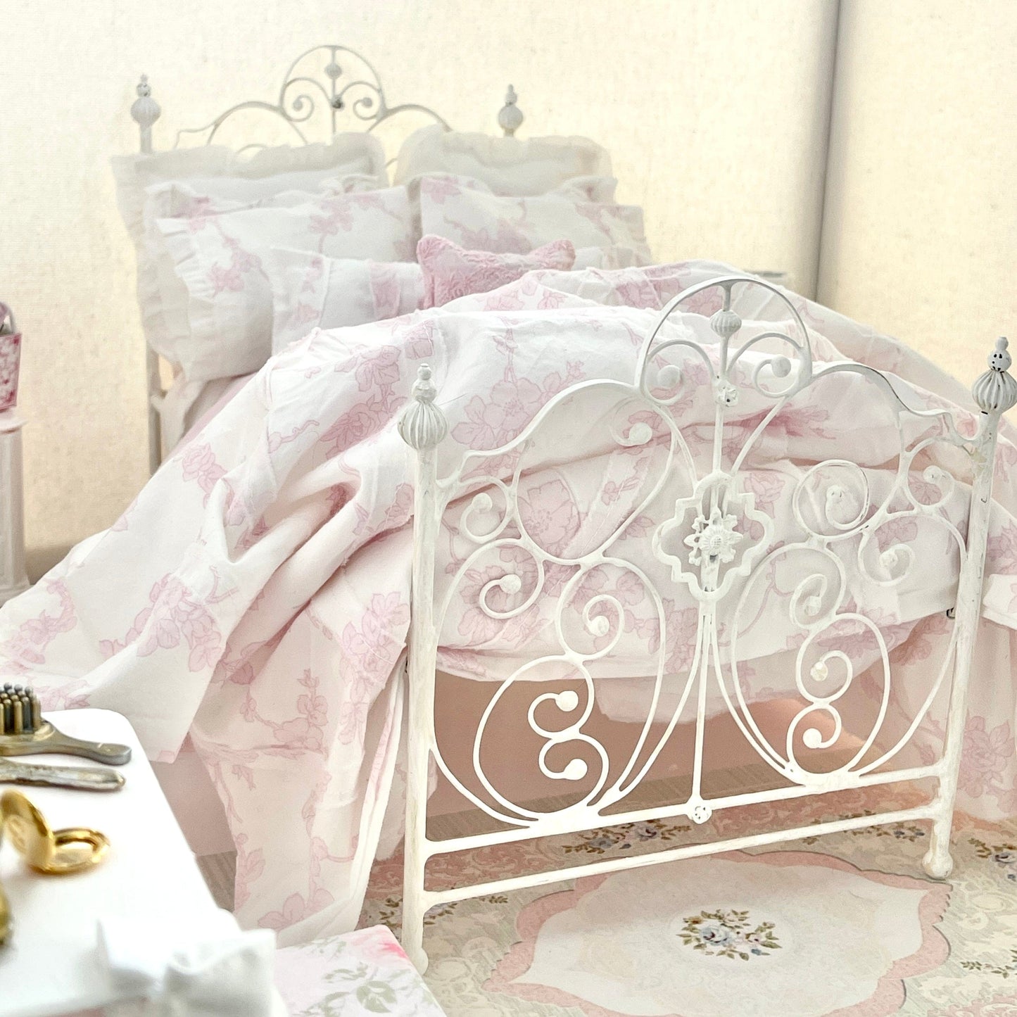 Chantallena fashion doll bedding 1:6 Scale | Pink Climbing Floral Vines Cotton Bedding Set | Carmella