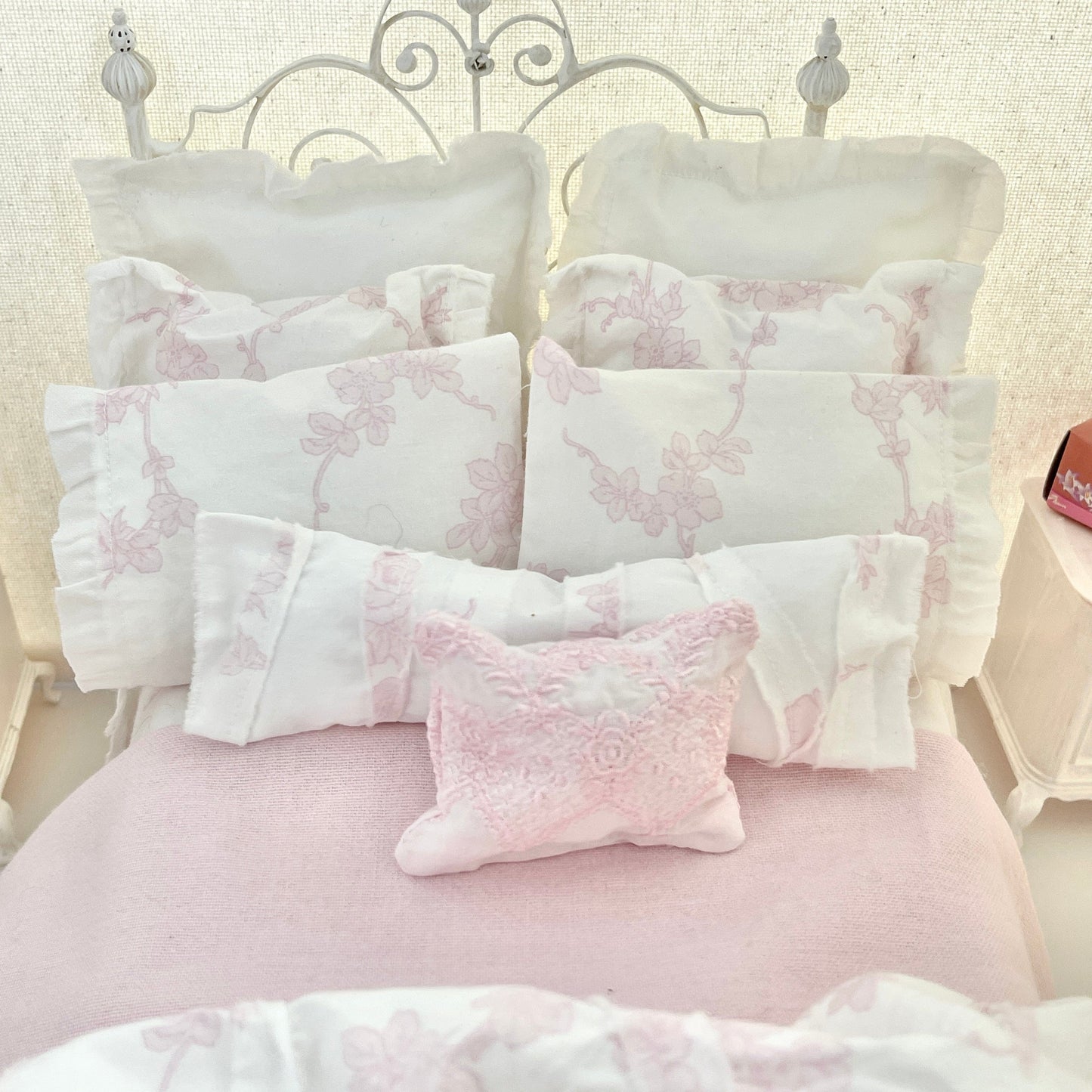 Chantallena fashion doll bedding 1:6 Scale | Pink Climbing Floral Vines Cotton Bedding Set | Carmella