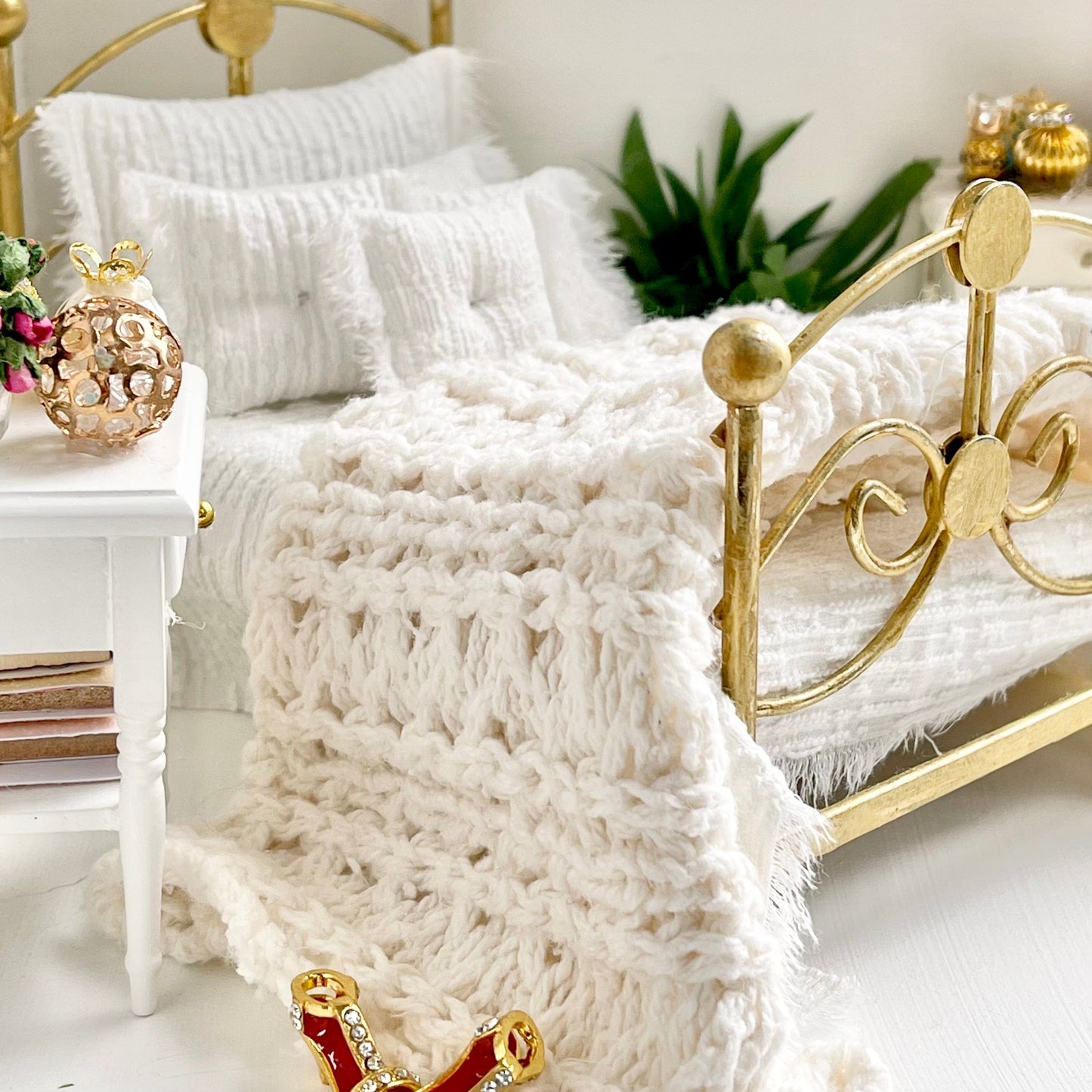 Chantallena White Bed Linens Boundless White | White Textured Cotton Bedding Set with Ercu Blanket-1:12 Scale | Charis