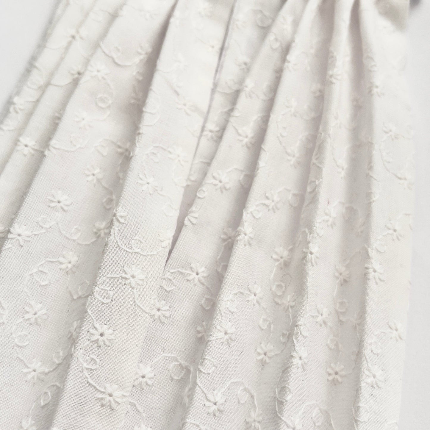 Chantallena Doll House Dollhouse Accessories CURTAINS - White Petite Eyelet 2 Panel Cotton Curtains | White Petite Eyelet | Soft Furnishings