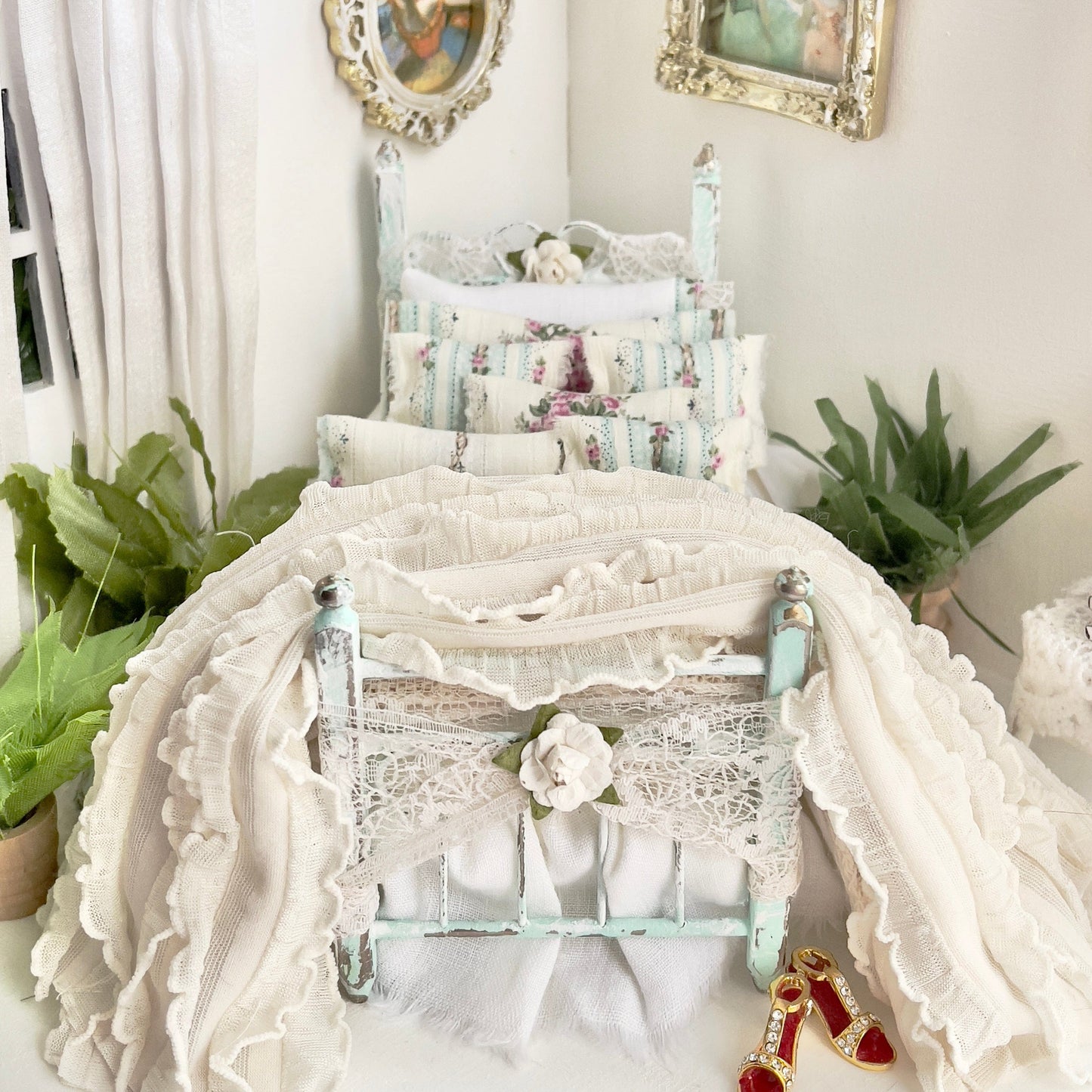 Chantallena Doll House Dressed Bed | Fifteen Piece White Cotton with Grand Pink Roses, Lace Accents, Ruffled Knit Throw | Grand Roses