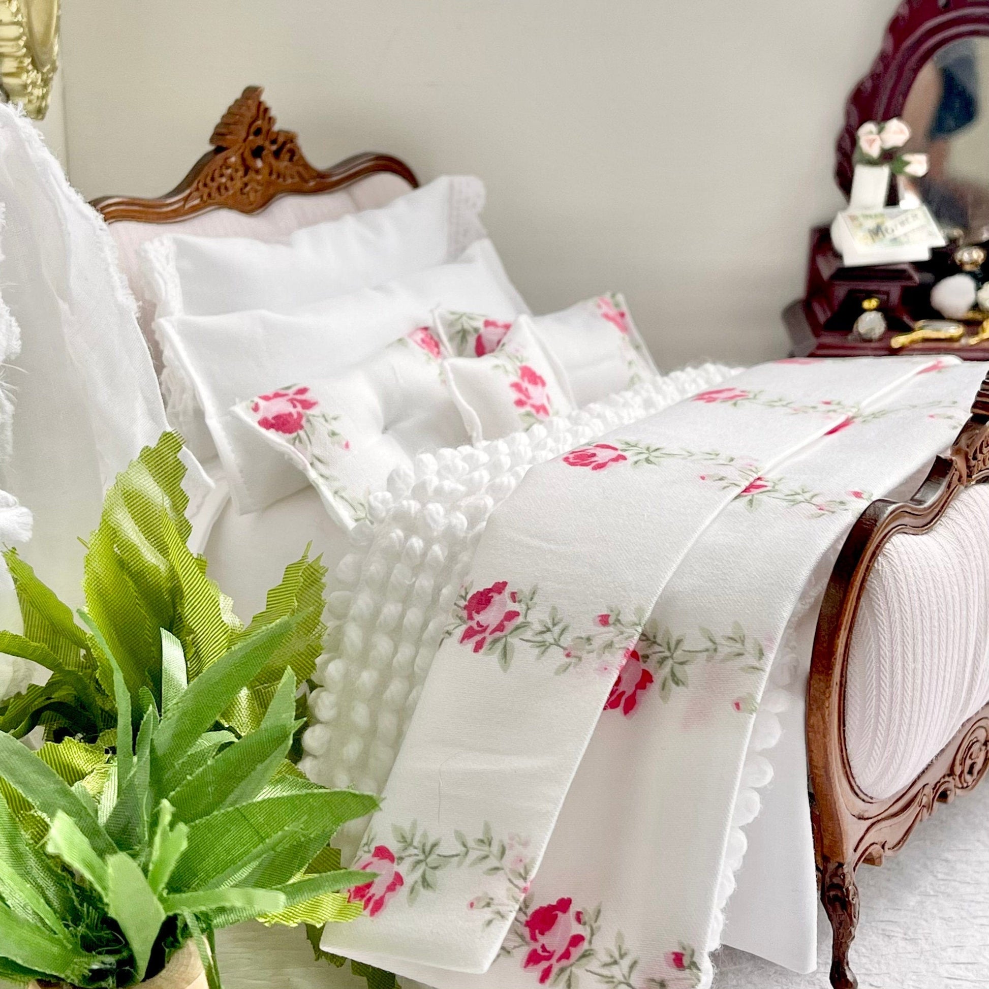 Chantallena Doll House Shabby Cottage - Eight Piece Shabby White Cotton Bedding Set with Dark Pink Roses Bed Runner