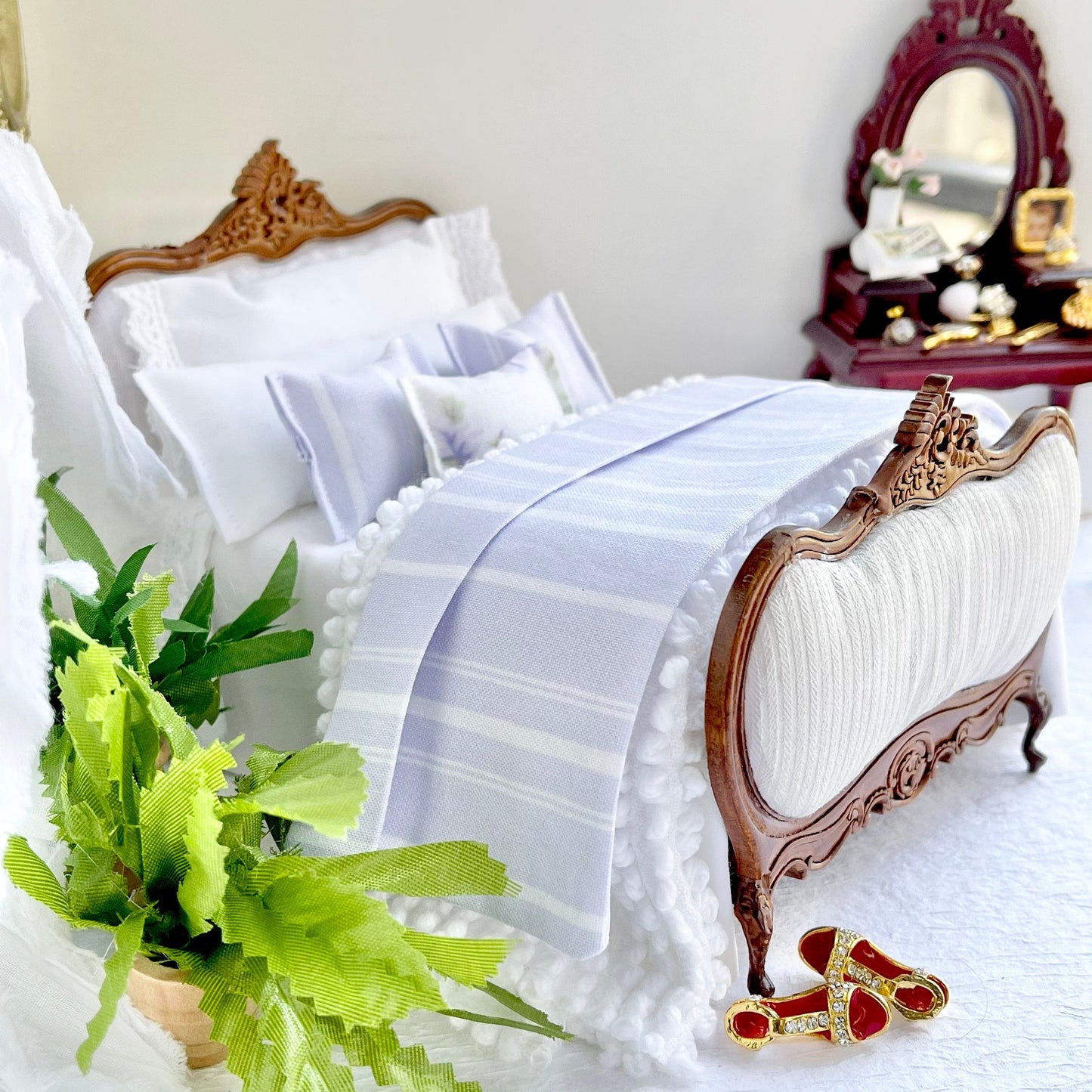 Chantallena Doll House Shabby Cottage - Eight Piece Shabby White Cotton Bedding Set with Lavender Striped Bed Runner
