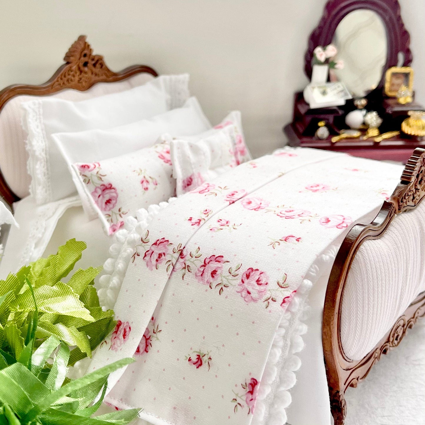 Chantallena Doll House Shabby Cottage - Eight Piece Shabby White Cotton Bedding Set with Pink Rose Trellis Bed Runner