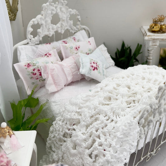 Chantallena Doll House SINGLE Copy of Shabby Cottage | Eight Piece Blue and Pink Floral Bedding Set | Brooke