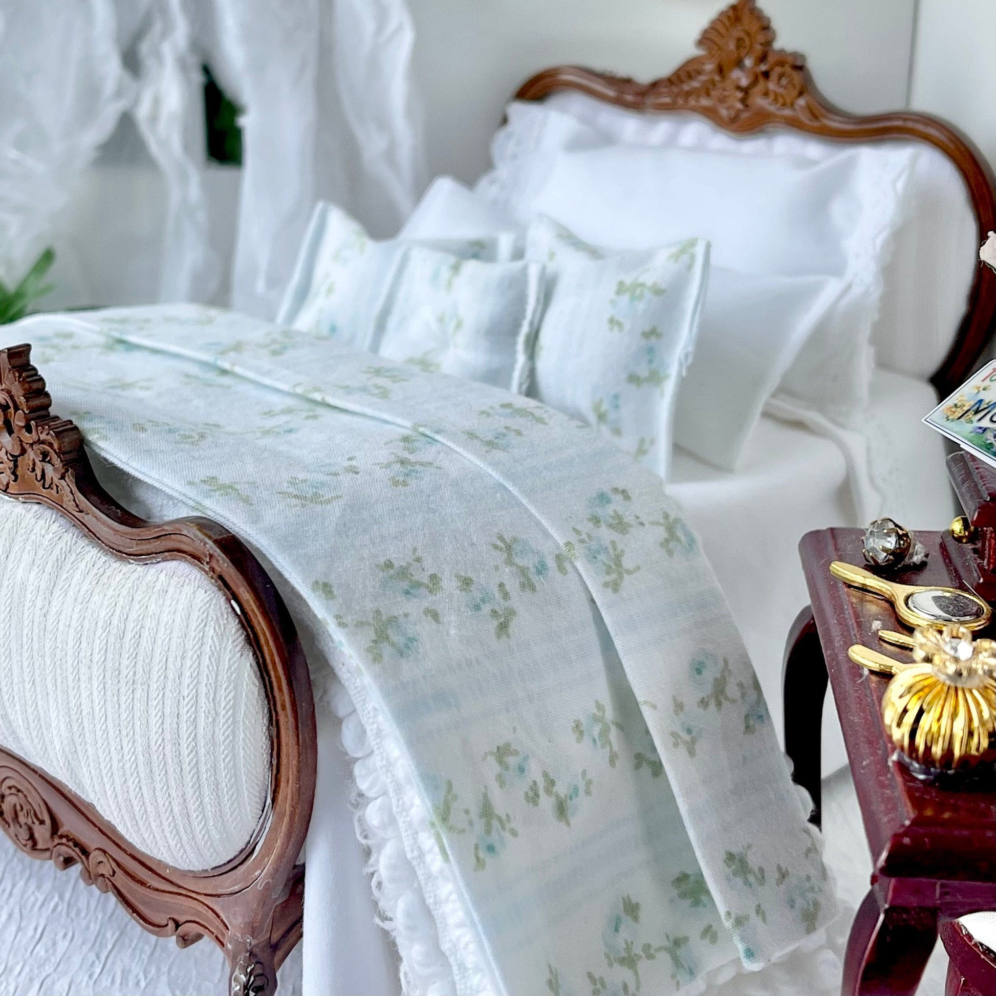 Chantallena Doll House single Shabby Cottage -Eight Piece Shabby White Cotton Bed Set with Blue Roses Trellis