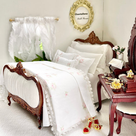 Chantallena Doll House single Shabby Cottage - Eight Piece Shabby White Cotton Bedding Set with Pink Sprinkled Roses Bed Runner